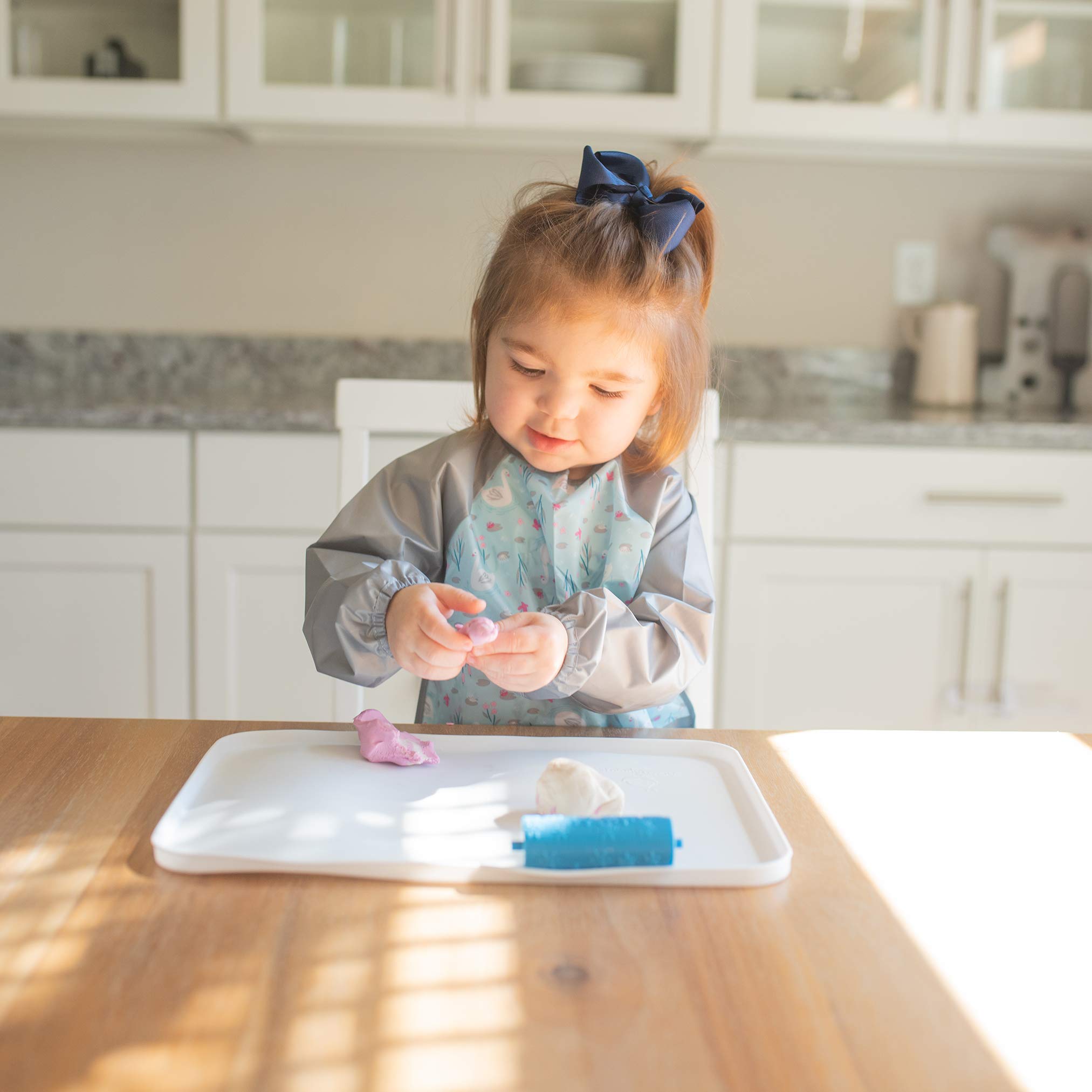 Green Sprouts Easy-Wear Long Sleeve Baby Bib - Waterproof Feeding Smock with Flip Pocket | Soft, Machine Washable Fabric | Perfect for Mealtime, Painting & Messy Play