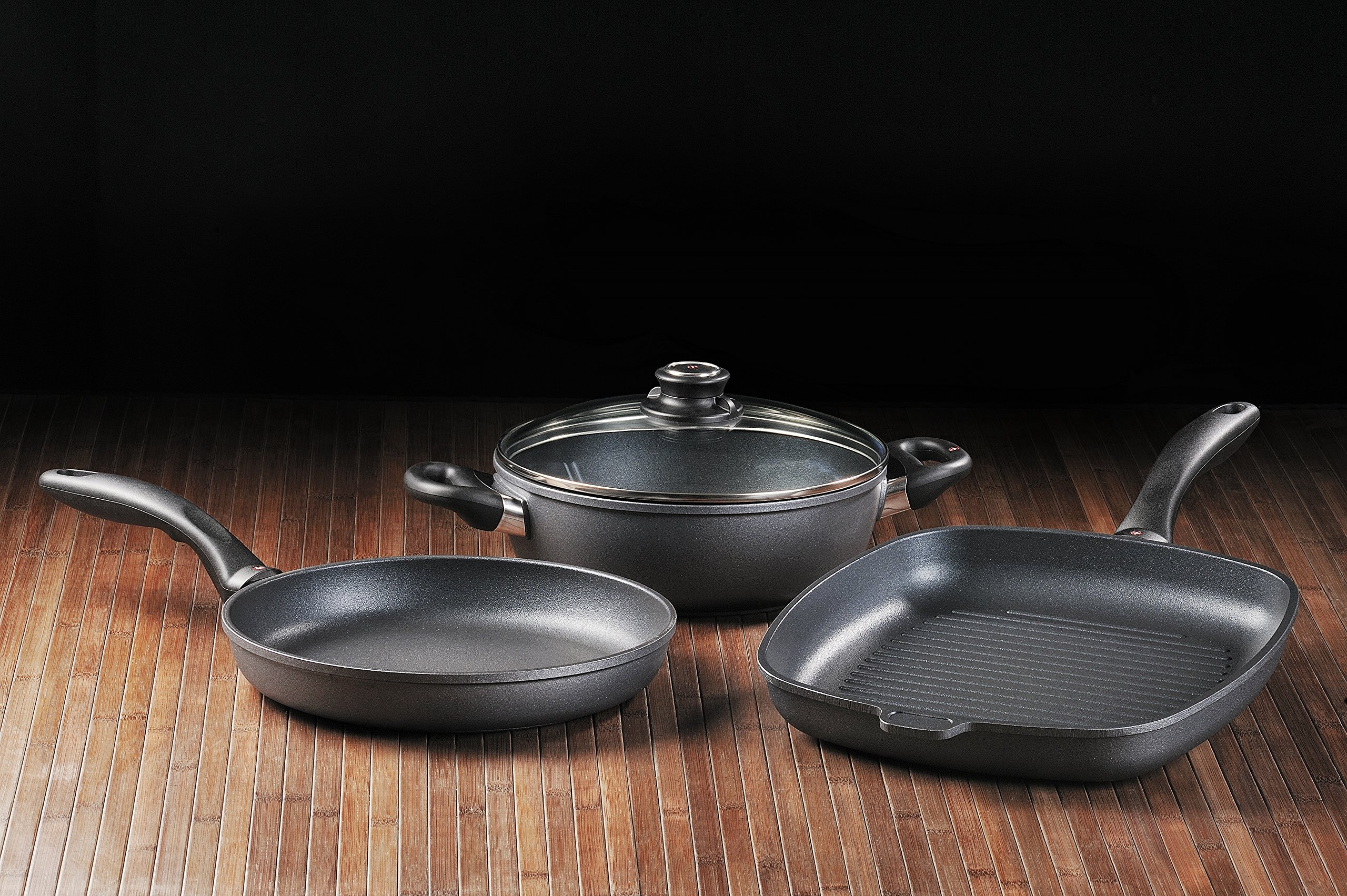 Swiss Diamond 4-Piece Nonstick Cookware Set - Diamond Coated Aluminum Casserole Pan with Lid & Grill Fry Pan | Oven & Dishwasher Safe (Grey) | Perfect for Sautéing, Grilling & Baking at Home