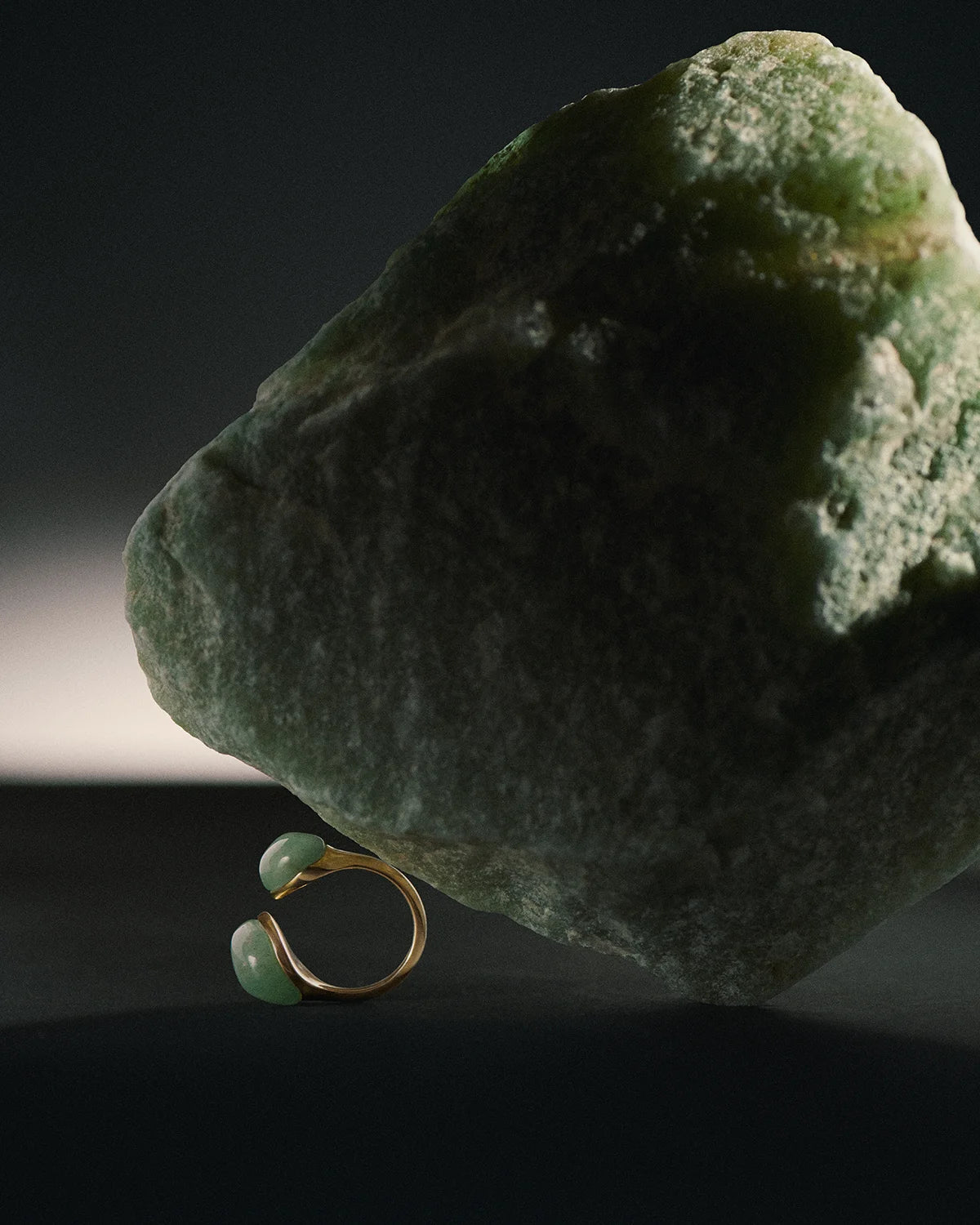 GRID ART Green Aventurine Gravity Ring - Healing Crystal Jewelry for Stress Relief & Positive Energy - Perfect for Meditation, Yoga & Spiritual Gifts
