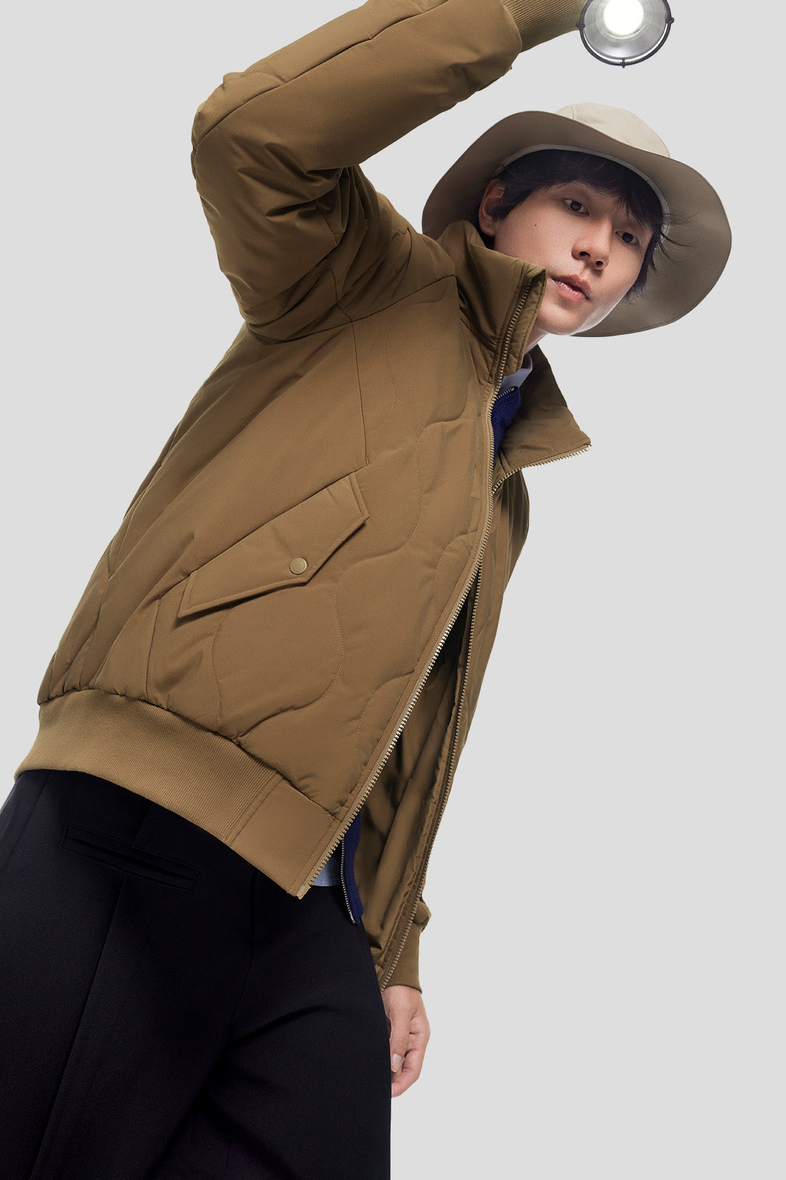 AeroLite Men's Lightweight Bomber Jacket - Windproof & Breathable Outerwear for Casual Wear, Travel & Outdoor Activities