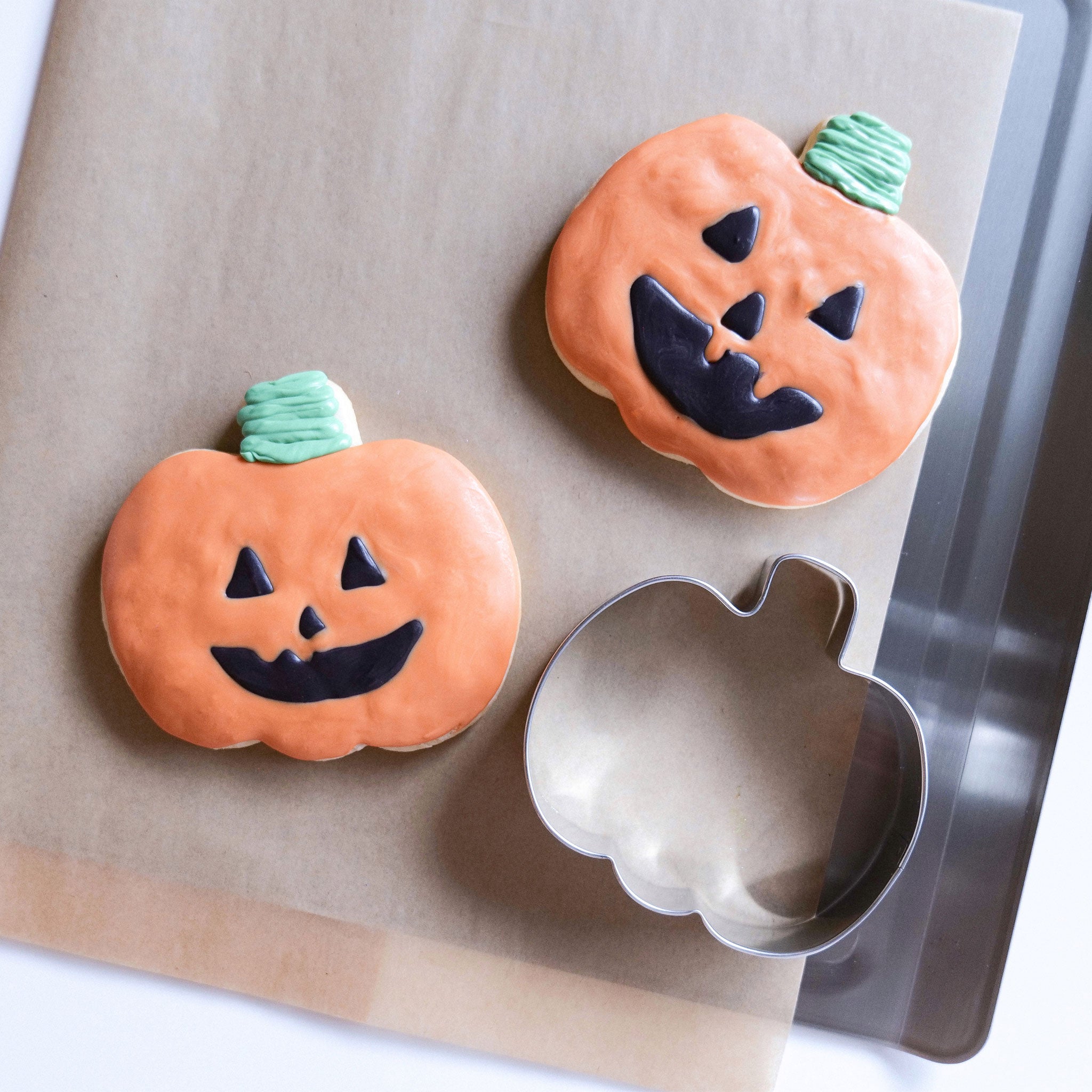 Halloween Pumpkin & Jack-O'-Lantern Cookie Cutters Set - Stainless Steel Baking Decorations for Spooky Cookies, Cupcakes & Party Treats - Perfect for Halloween, Fall Baking & Holiday Desserts