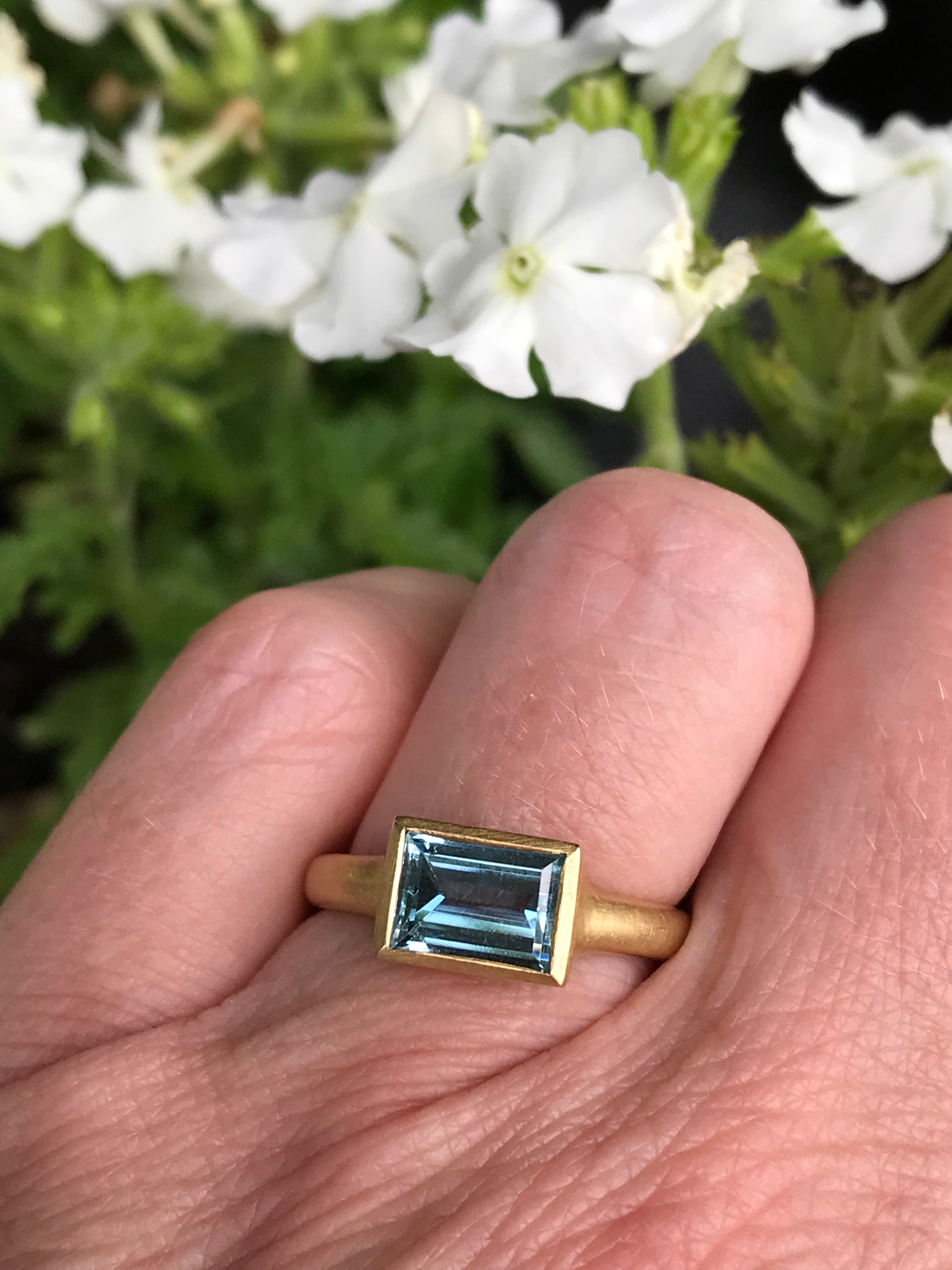 18ct Yellow Gold Aquamarine Ring for Women - Elegant March Birthstone Jewelry for Engagement, Anniversary & Special Occasions