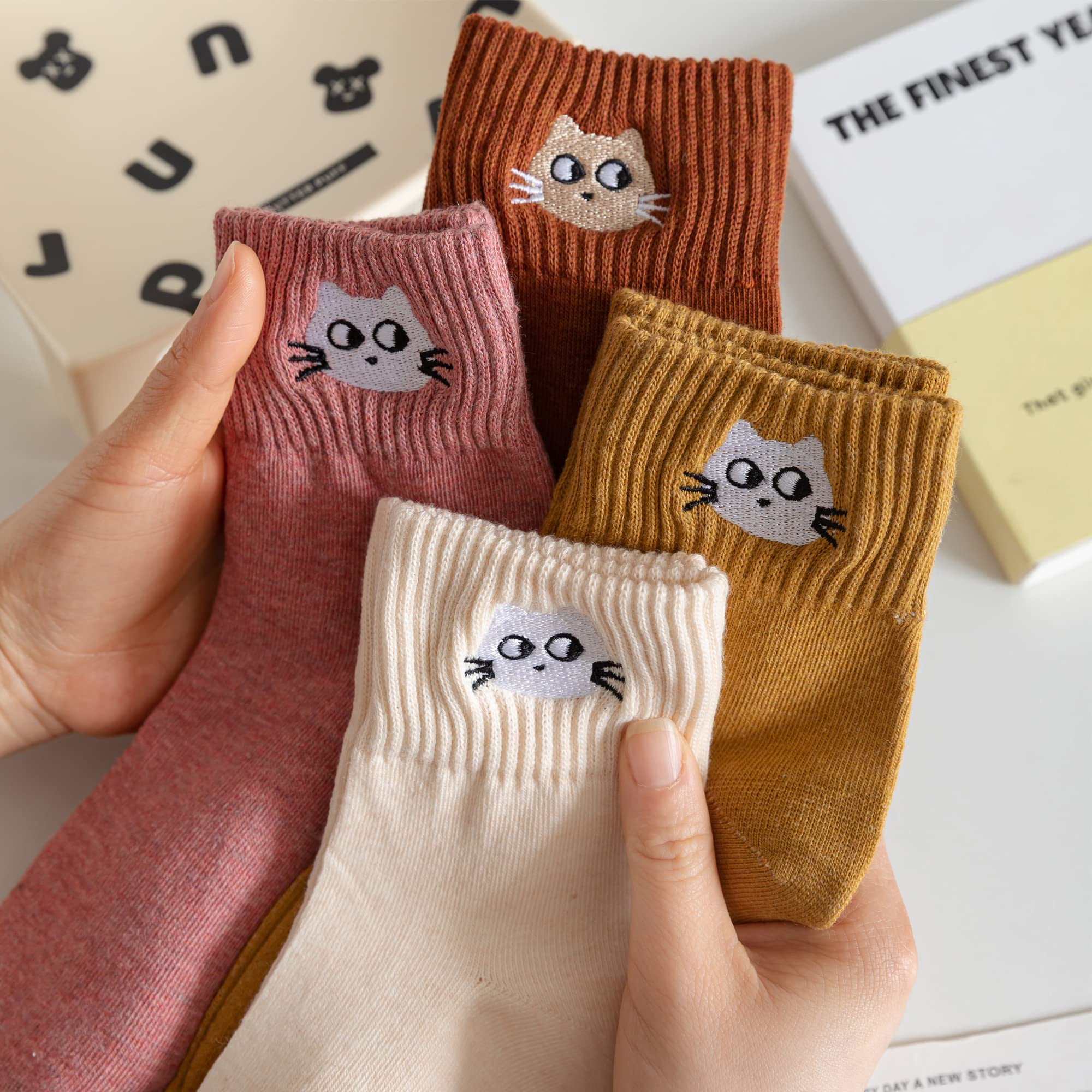 5 Pairs Cute Cat Socks for Women - Animal Print Ankle Socks - Funny Christmas Gifts for Cat Lovers - Perfect for Casual Wear, Gifts & Holiday Outfits