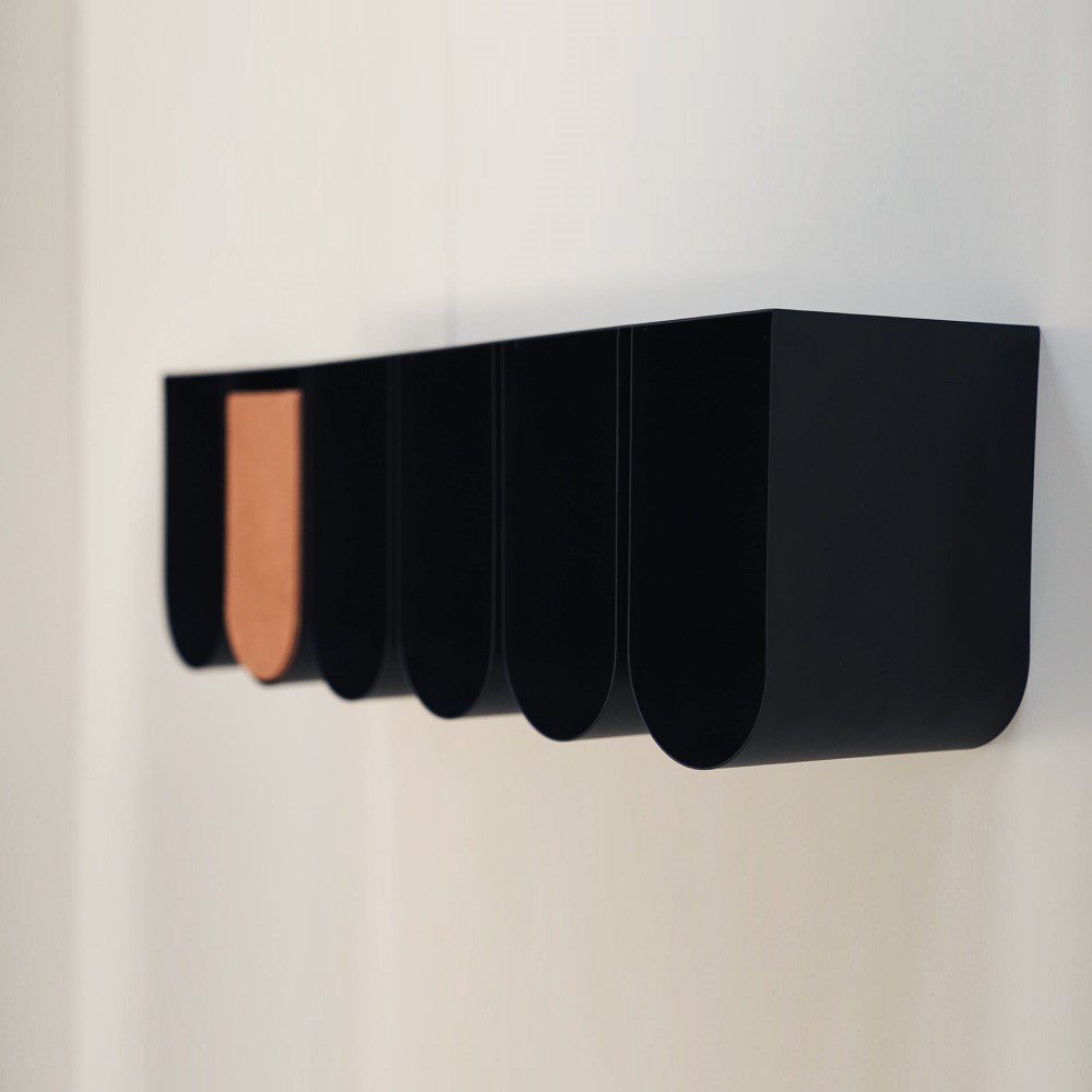 KRISTINA DAM STUDIO Curved Wall Shelf - Modern Black Floating Shelf for Living Room, Bedroom, or Office Decor - Stylish Storage & Display Solution for Books, Plants & Home Accessories