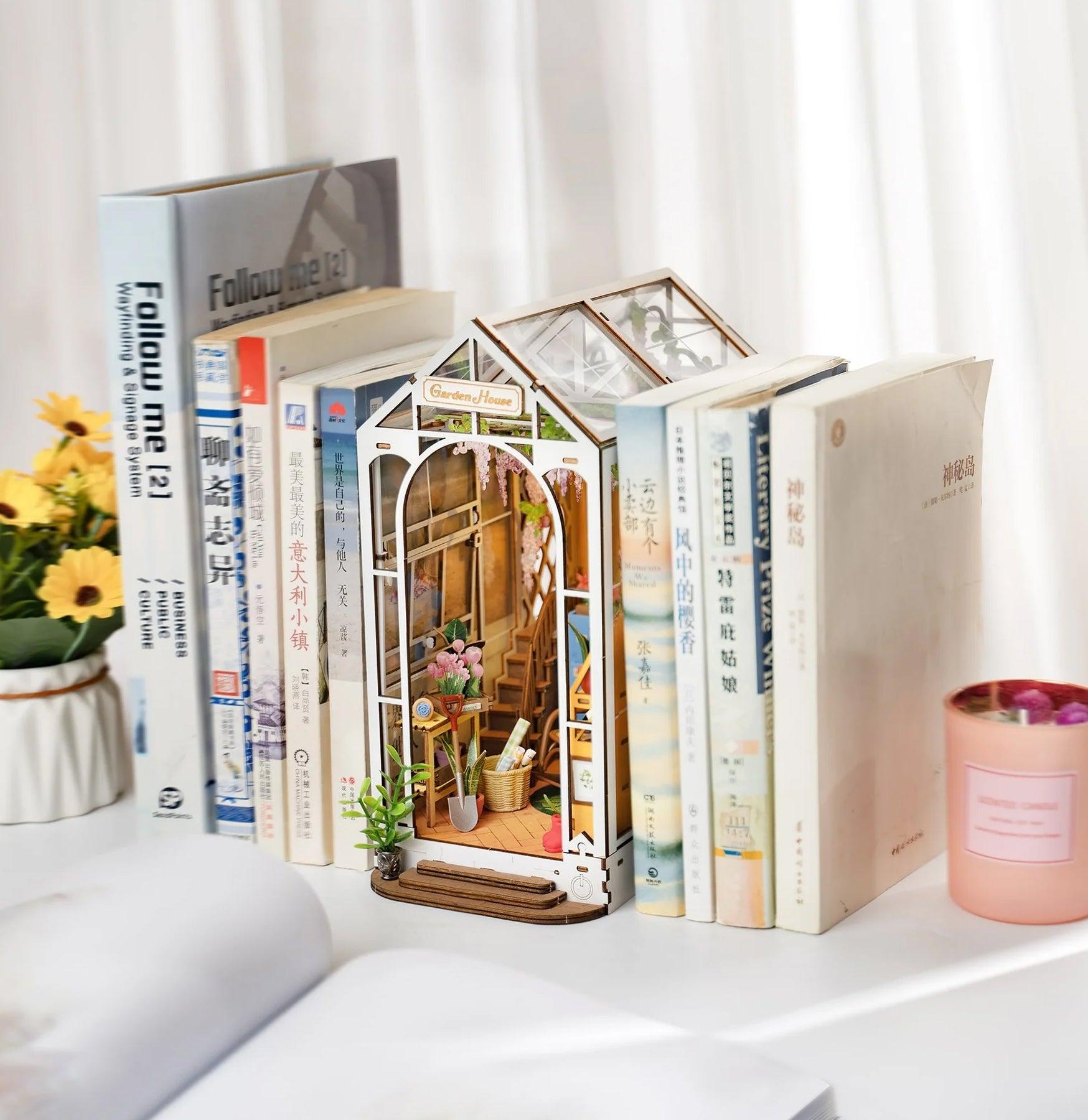 DIY Garden House Book Nook Kit - Miniature Fairy Bookcase Decor for Home & Office - Perfect for Bookshelf Display, Gift for Book Lovers & Craft Enthusiasts