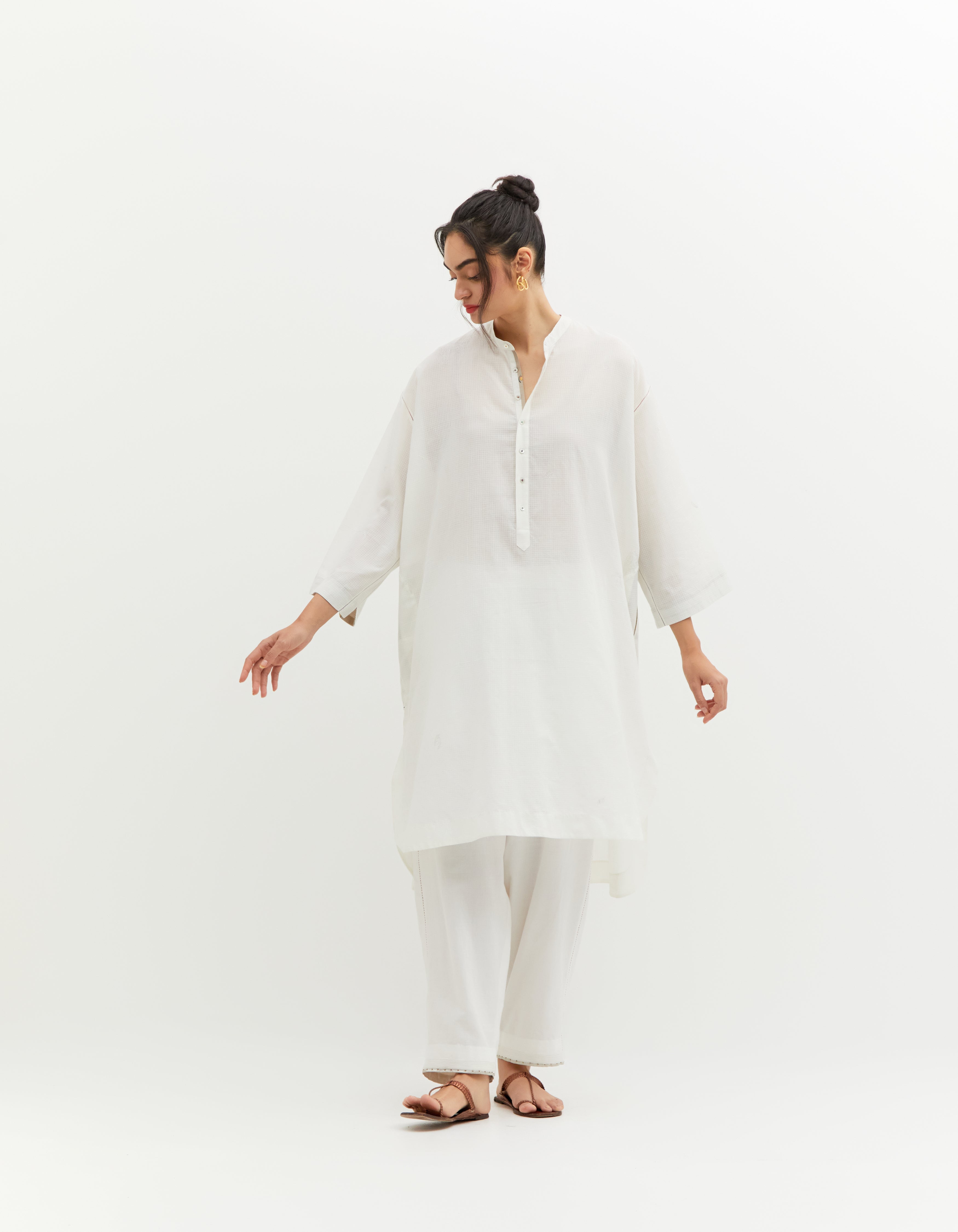 Handwoven Cotton Sd Firoza Kurta in White - Elegant Traditional Indian Tunic for Women, Perfect for Festivals, Weddings & Casual Wear