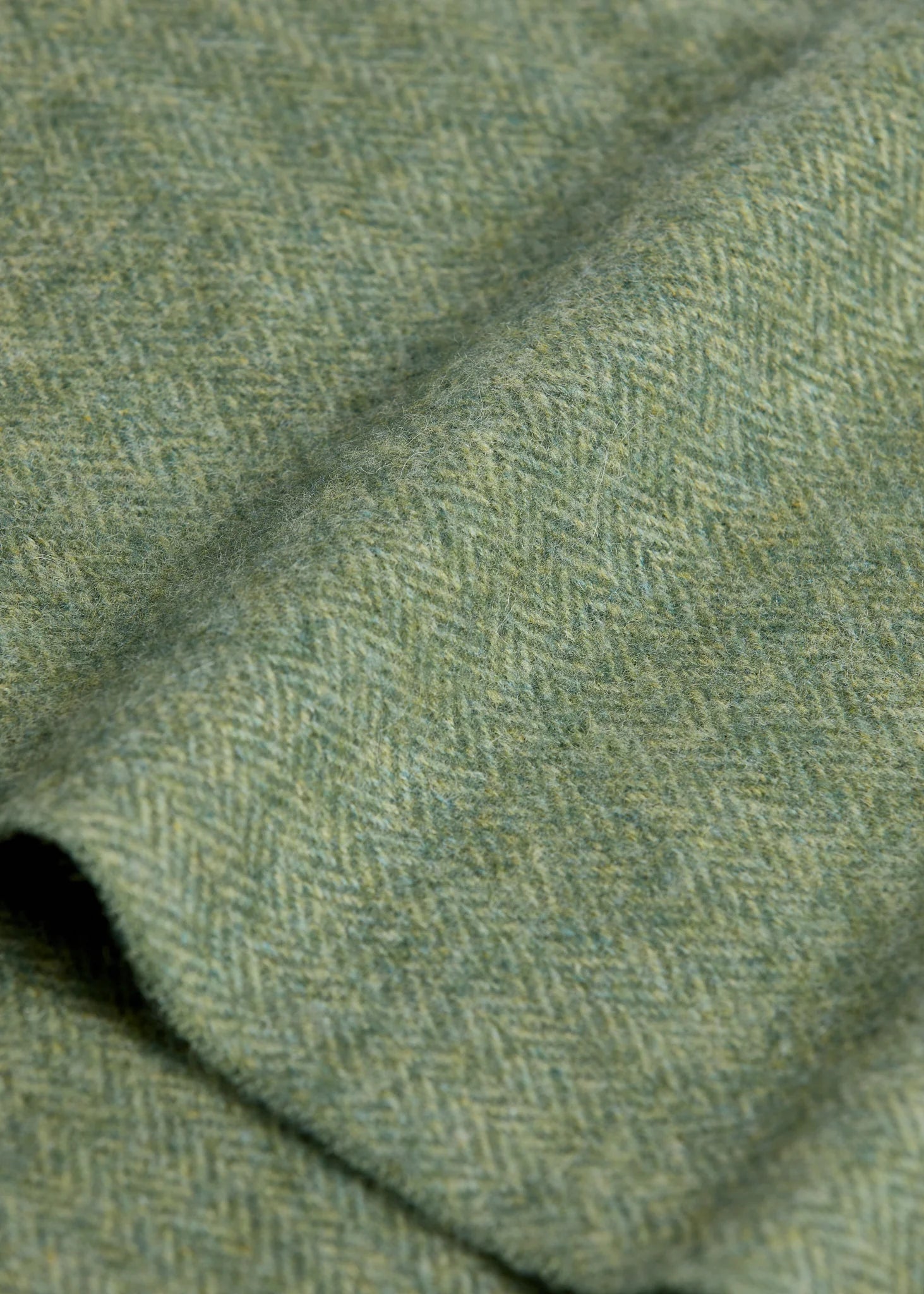 Foxford Lambswool Scarf for Women & Men - Soft Warm Green Herringbone Pattern Winter Scarf - Perfect for Cold Weather, Outdoor Activities & Fashion Accessories