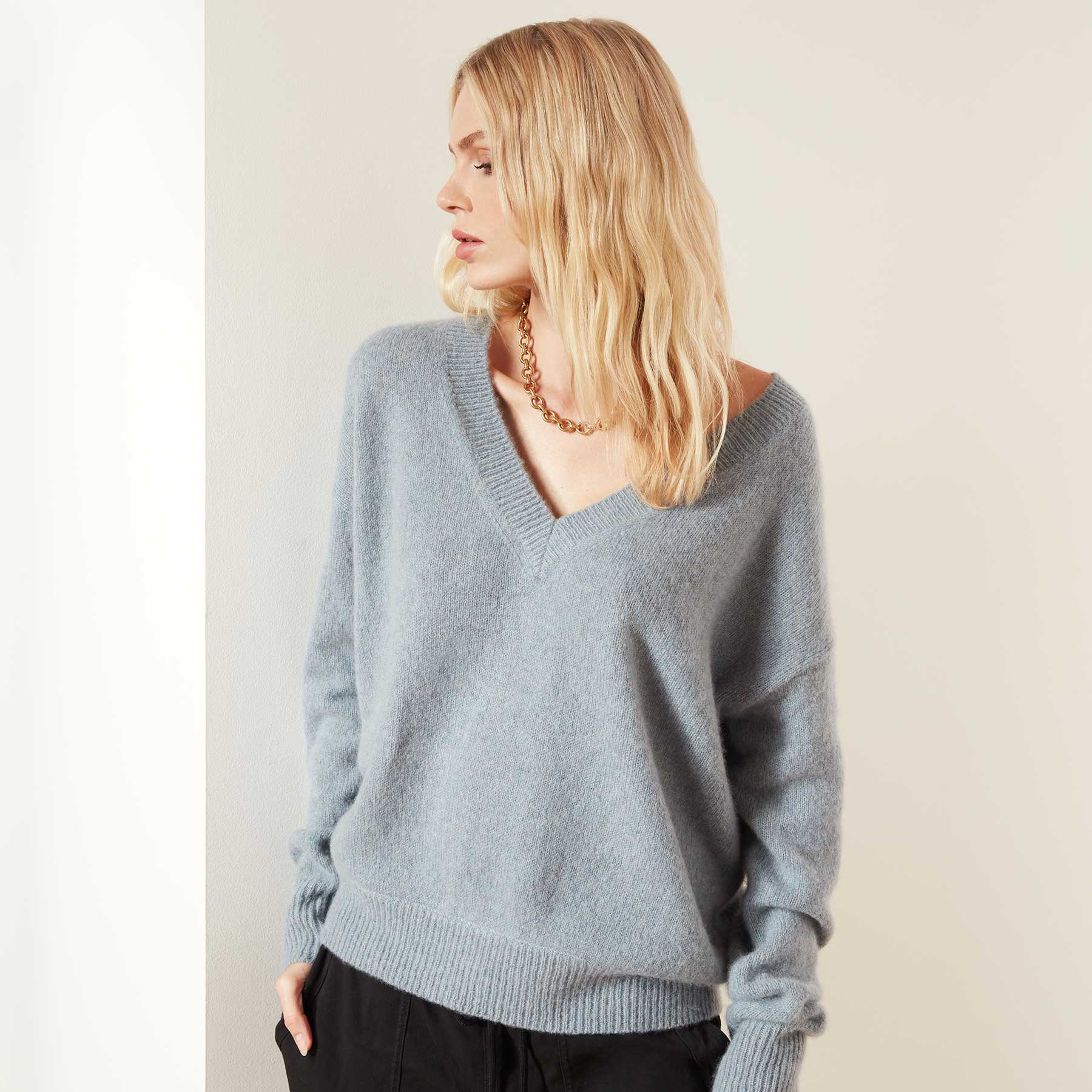 Lightweight Cashmere V-Neck Sweater for Women - Soft & Warm Dusty Sky Blue Pullover - Perfect for Office, Casual Wear & Fall Layering