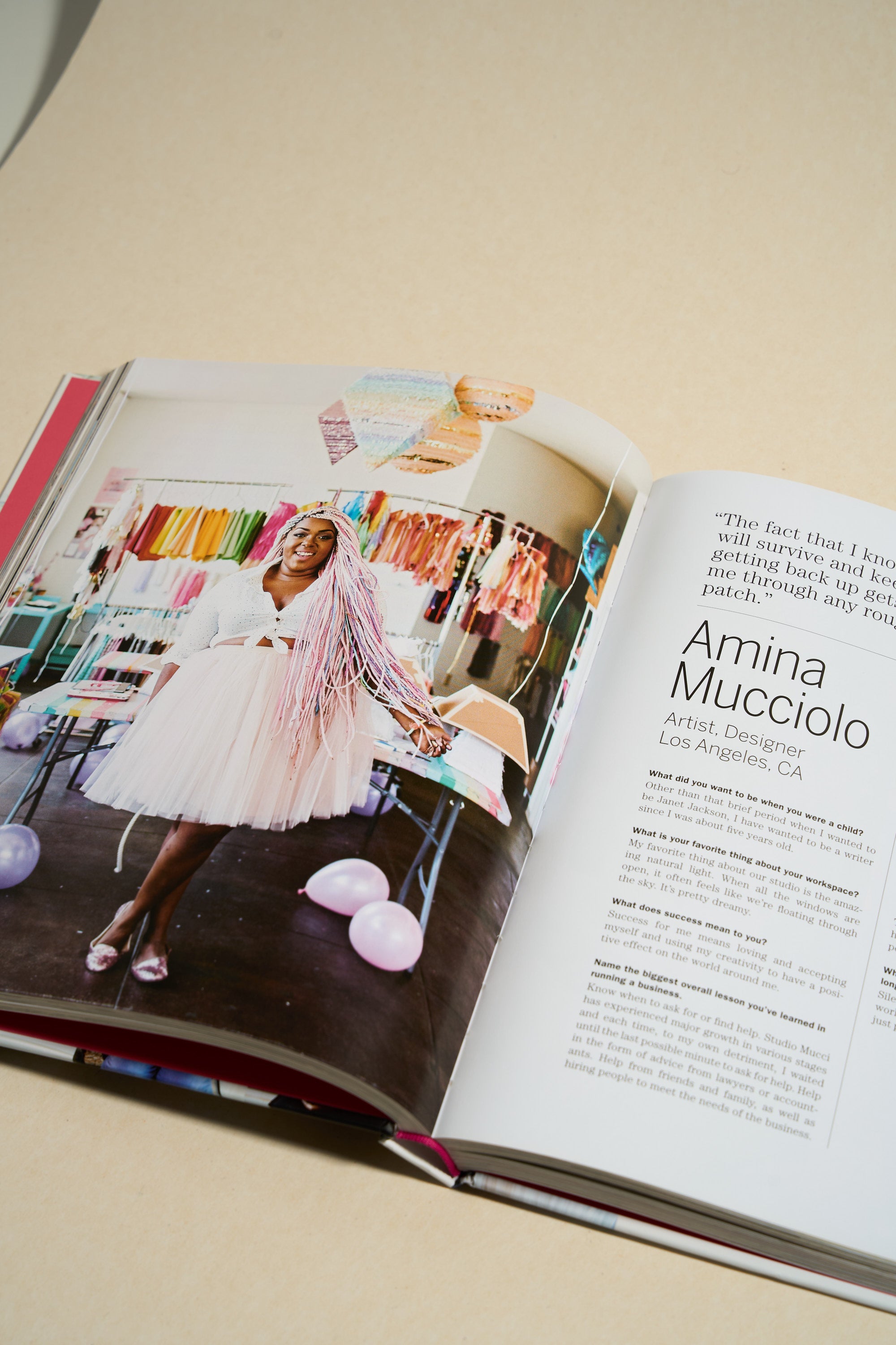 In the Company of Women: Inspirational Book for Female Entrepreneurs & Leaders - Perfect for Business Gifts & Empowerment Events
