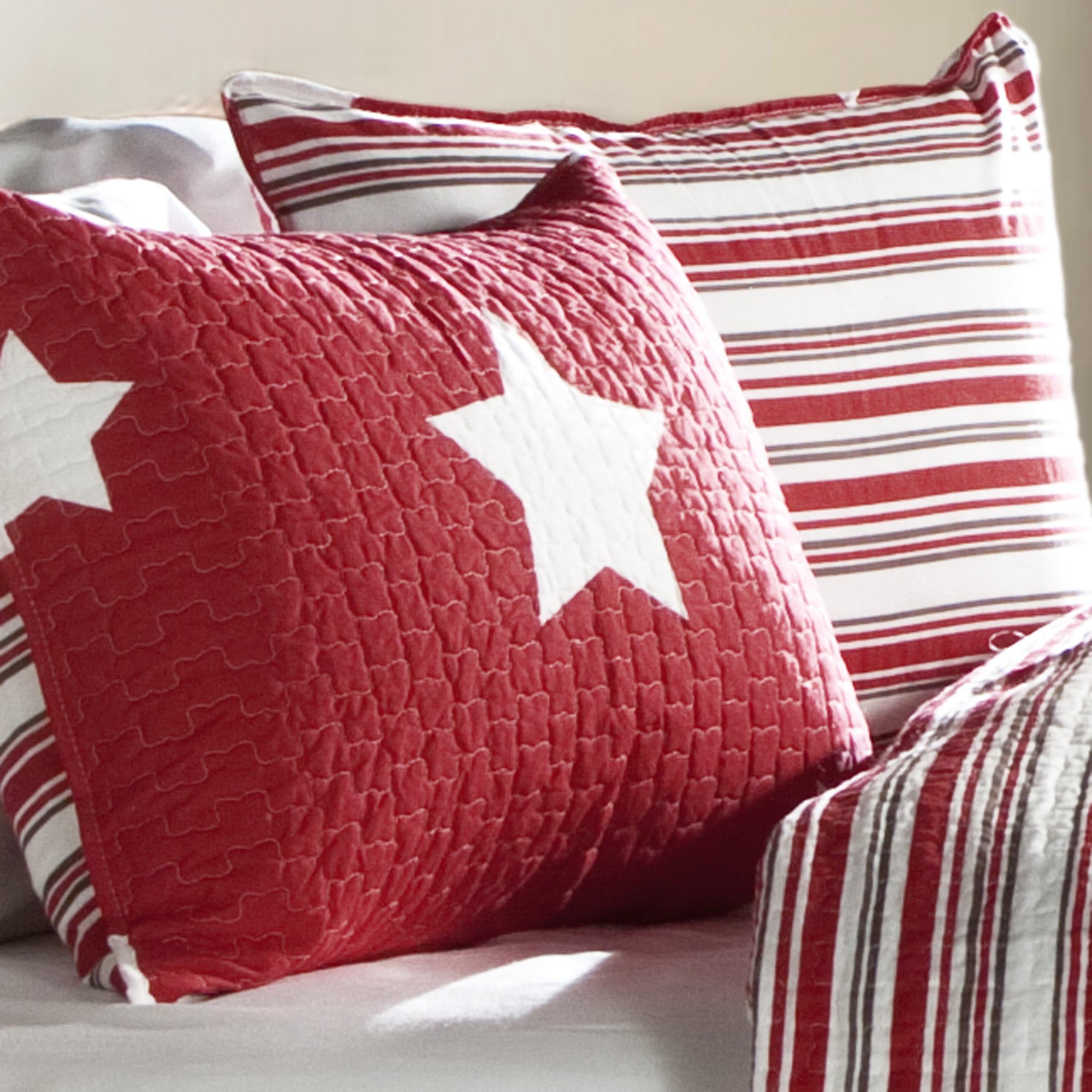 Premium 2-Piece Star Quilt Set - Twin Size Bedding for Kids & Teens - Soft & Cozy for Bedrooms, Dorms, and Guest Rooms