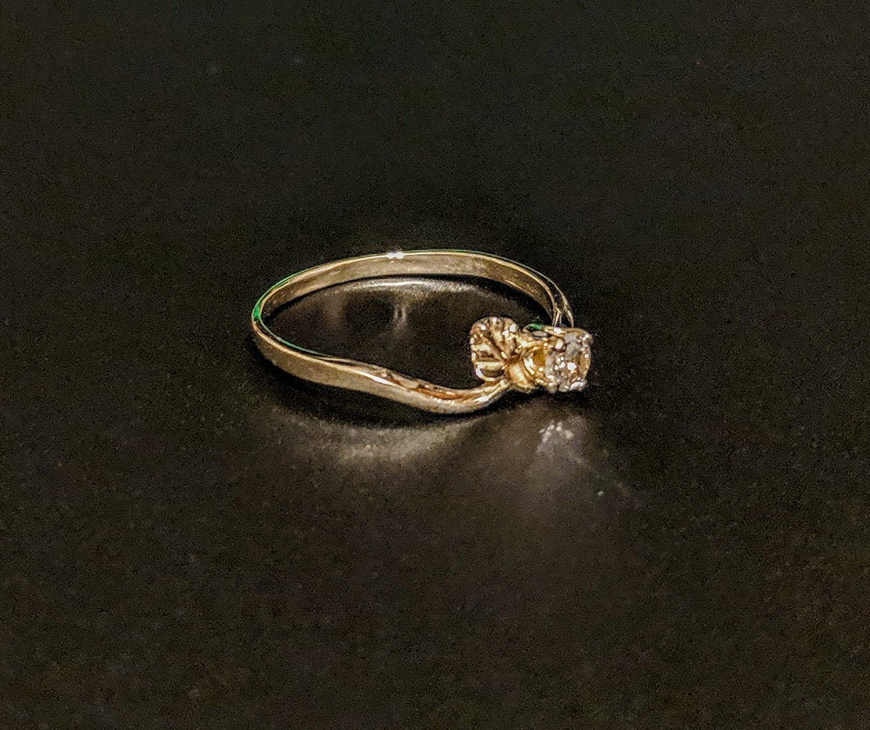 Solid Yellow or White Gold Natural Sapphire Promise Ring With Leaf & White Sapphire Accents | 14K Fine Jewelry | Petite Engagement Ring for Women | Perfect for Proposals, Anniversaries & Romantic Gifts