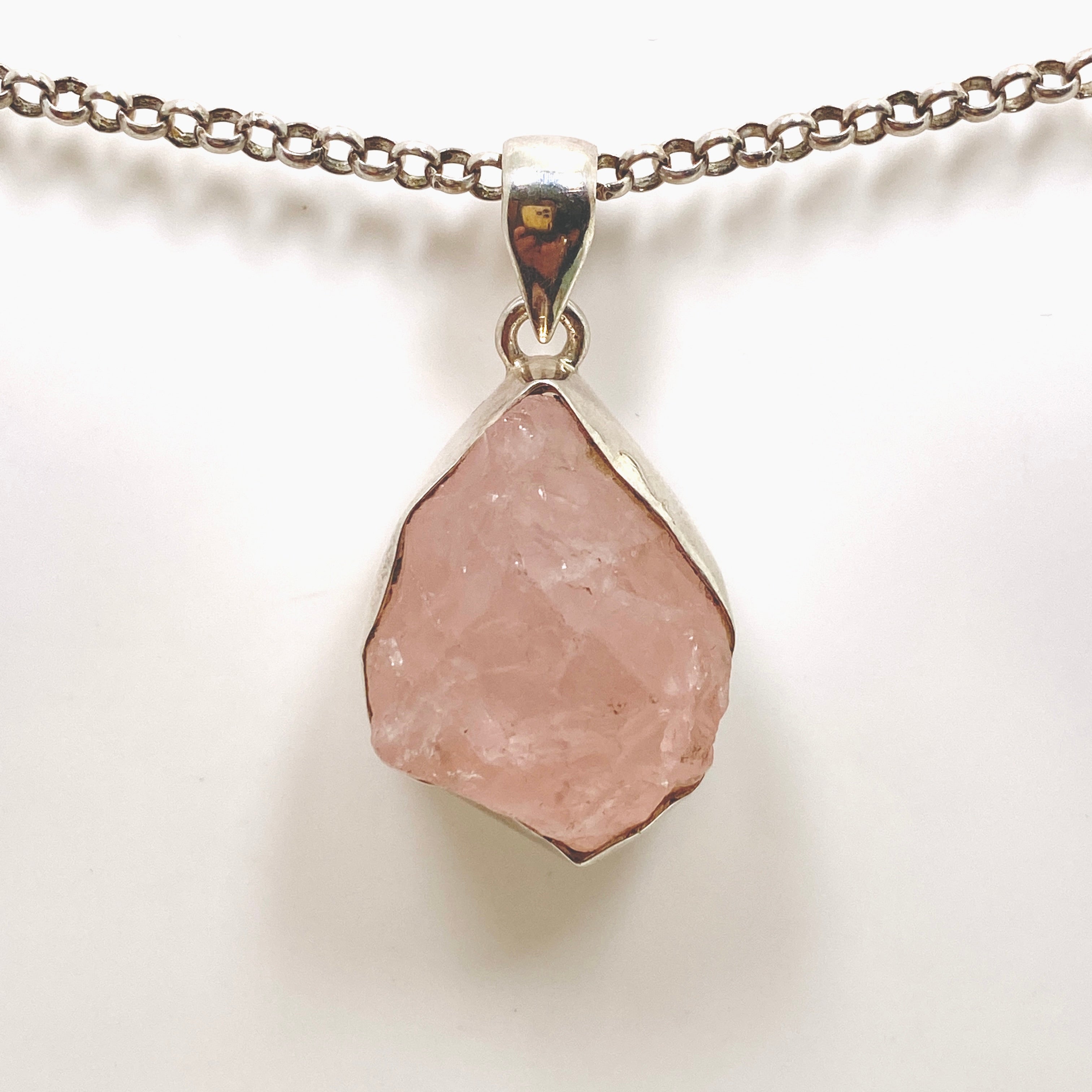 Natural Rose Quartz Raw Stone Pendant Necklace KPGJ1510 - Healing Crystal Jewelry for Love & Harmony, Perfect for Meditation & Gifting