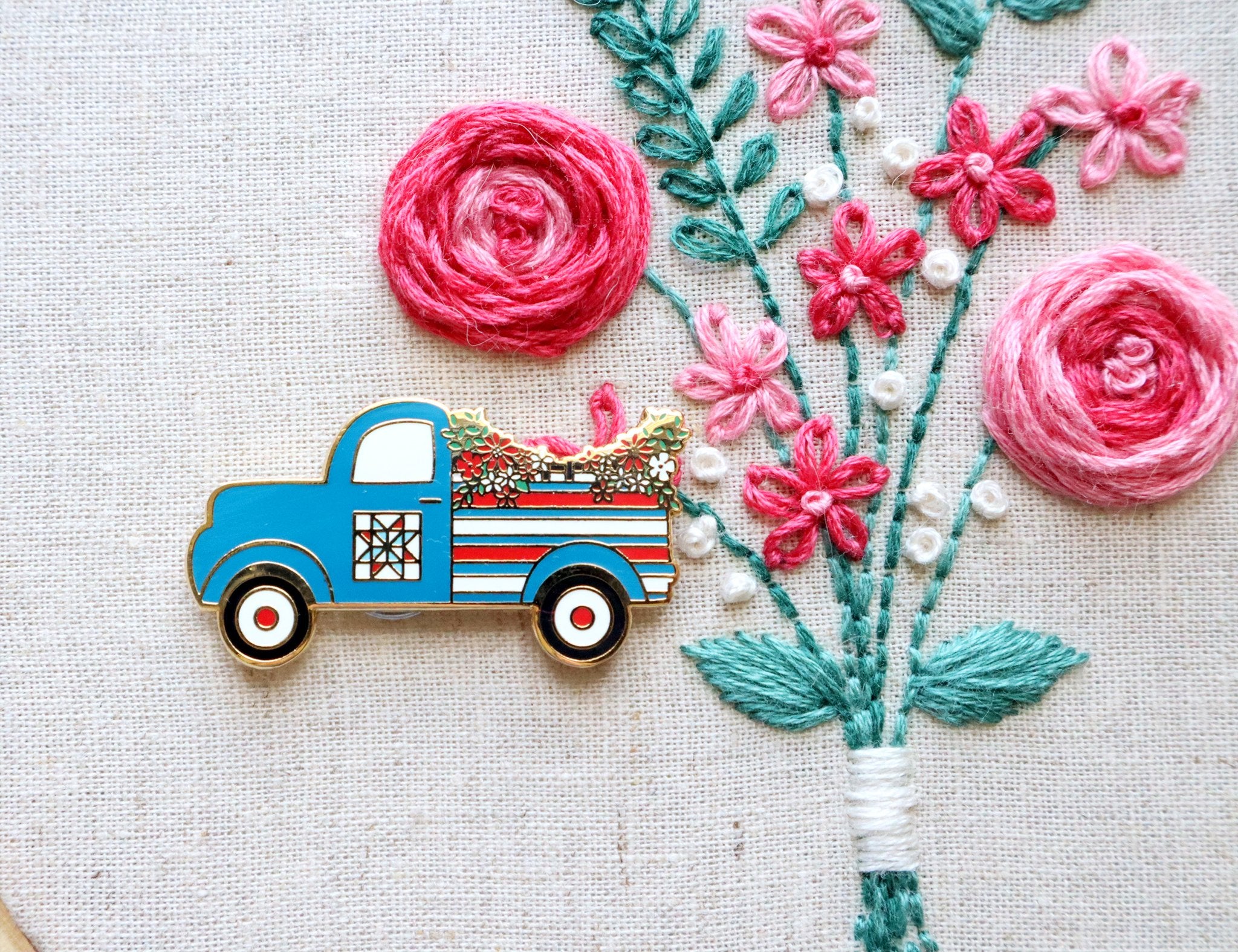 Patriotic Truck Needle Minder - Magnetic Pin Holder for Sewing, Quilting & Embroidery - Perfect for Crafting, DIY Projects & Fabric Arts - Flamingo Toes Design
