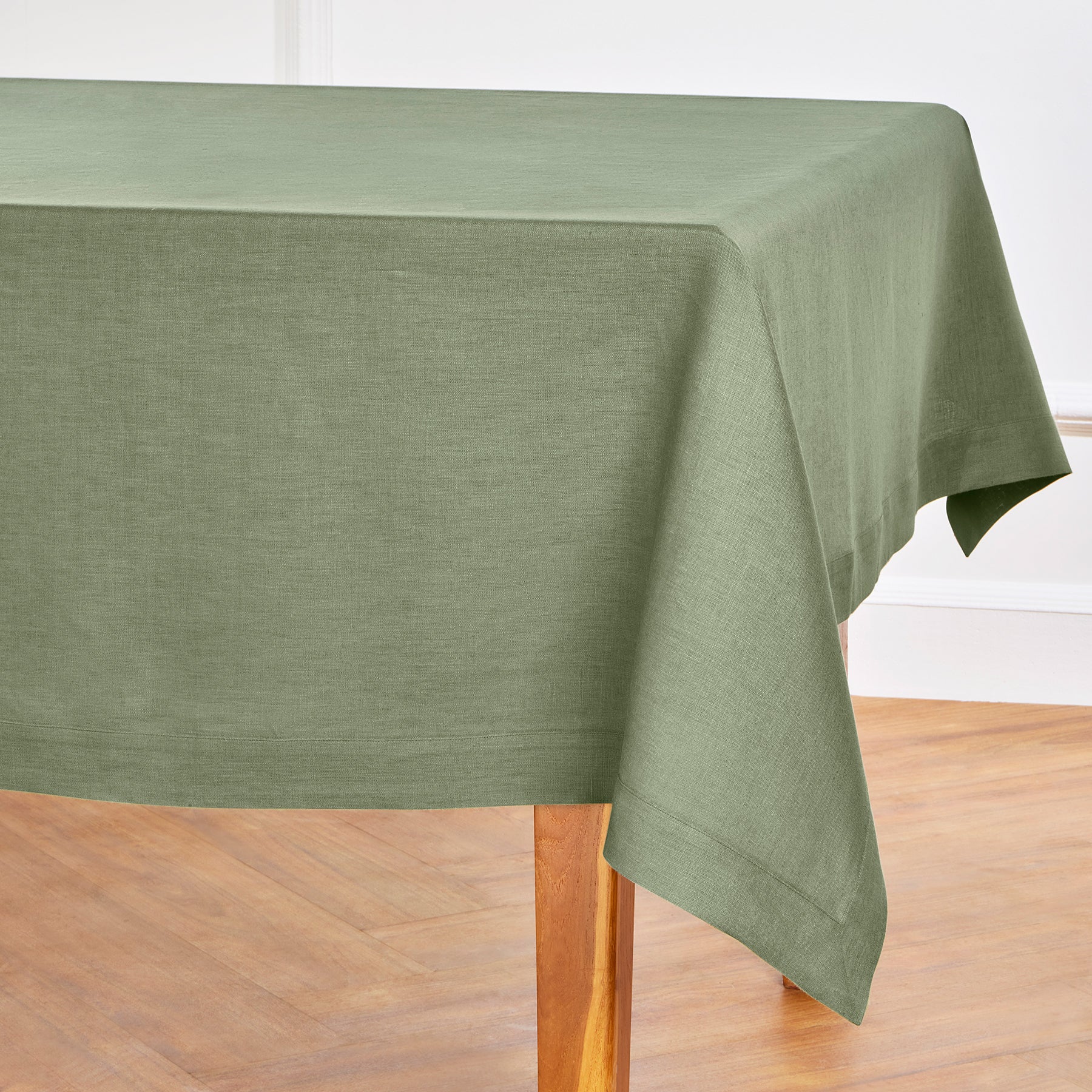 Premium Extra Large Fete Tablecloth - Waterproof & Stain-Resistant for Outdoor Parties, Weddings, and Events
