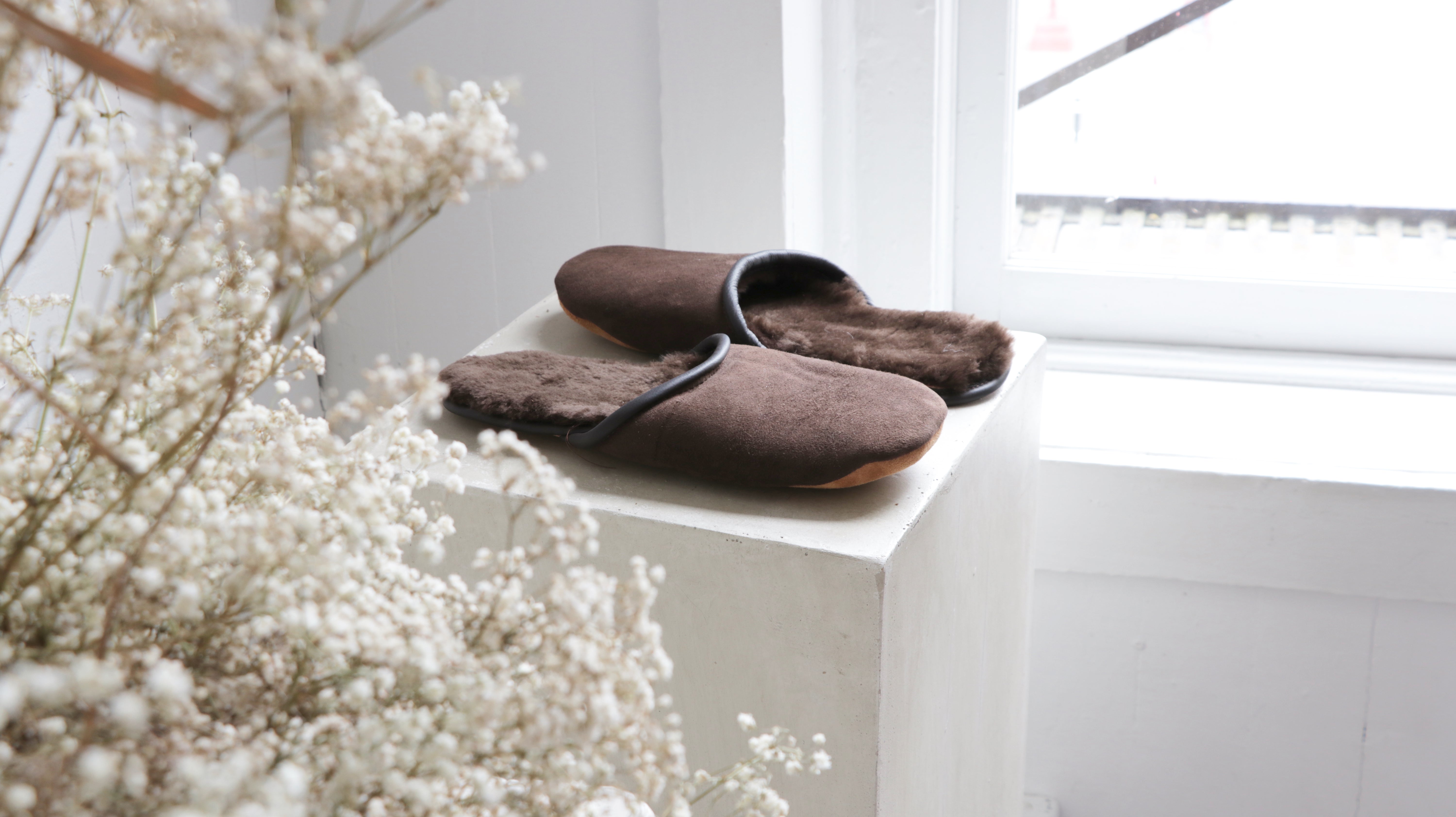 Cozy Sheepskin Slip-On Slippers for Women & Men - Ultra Soft Indoor/Outdoor House Shoes - Perfect for Home, Office & Winter Comfort