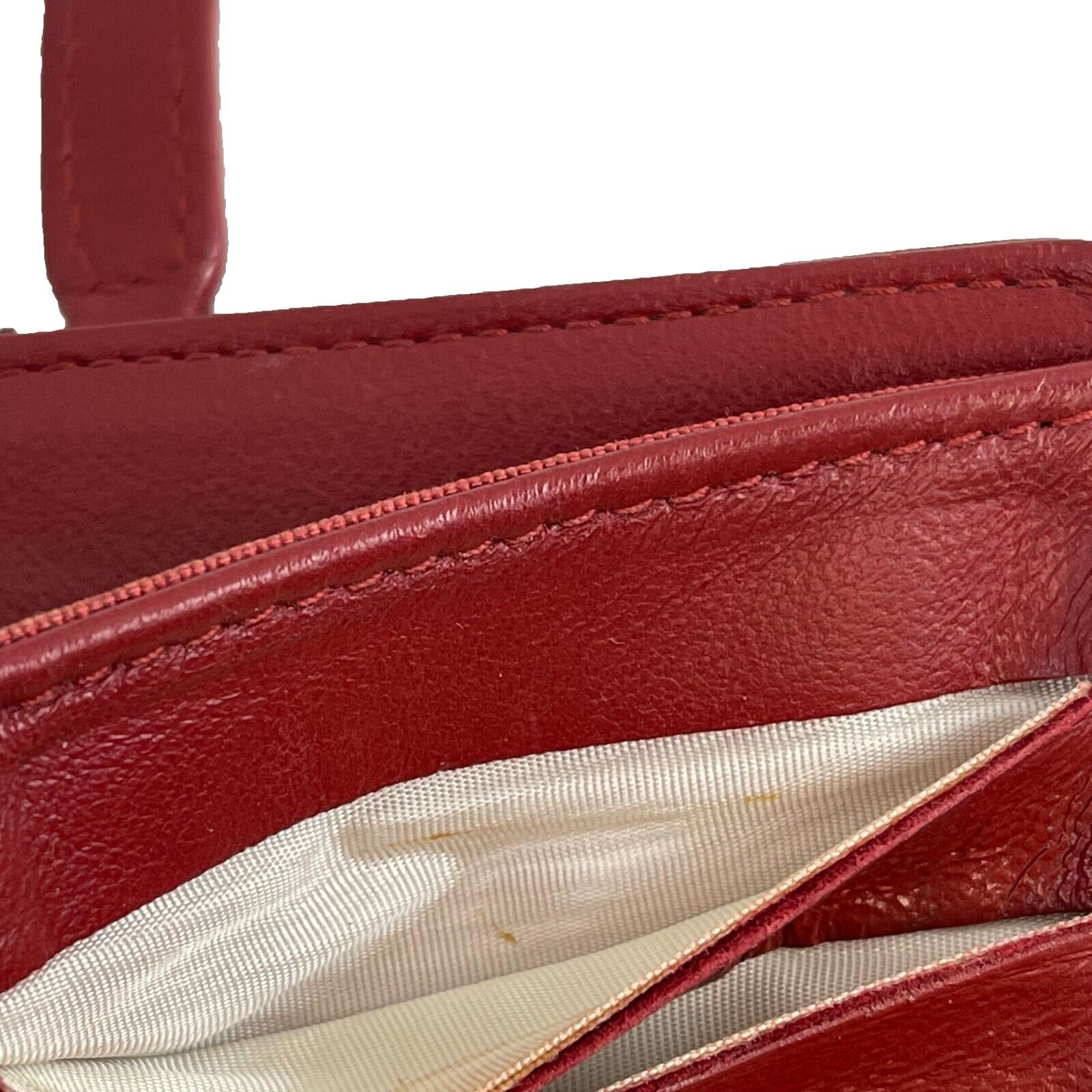 CHANEL Quilted Leather Wallet for Women - French Style Luxury Designer Handbag - Perfect for Everyday Use, Travel & Gifting