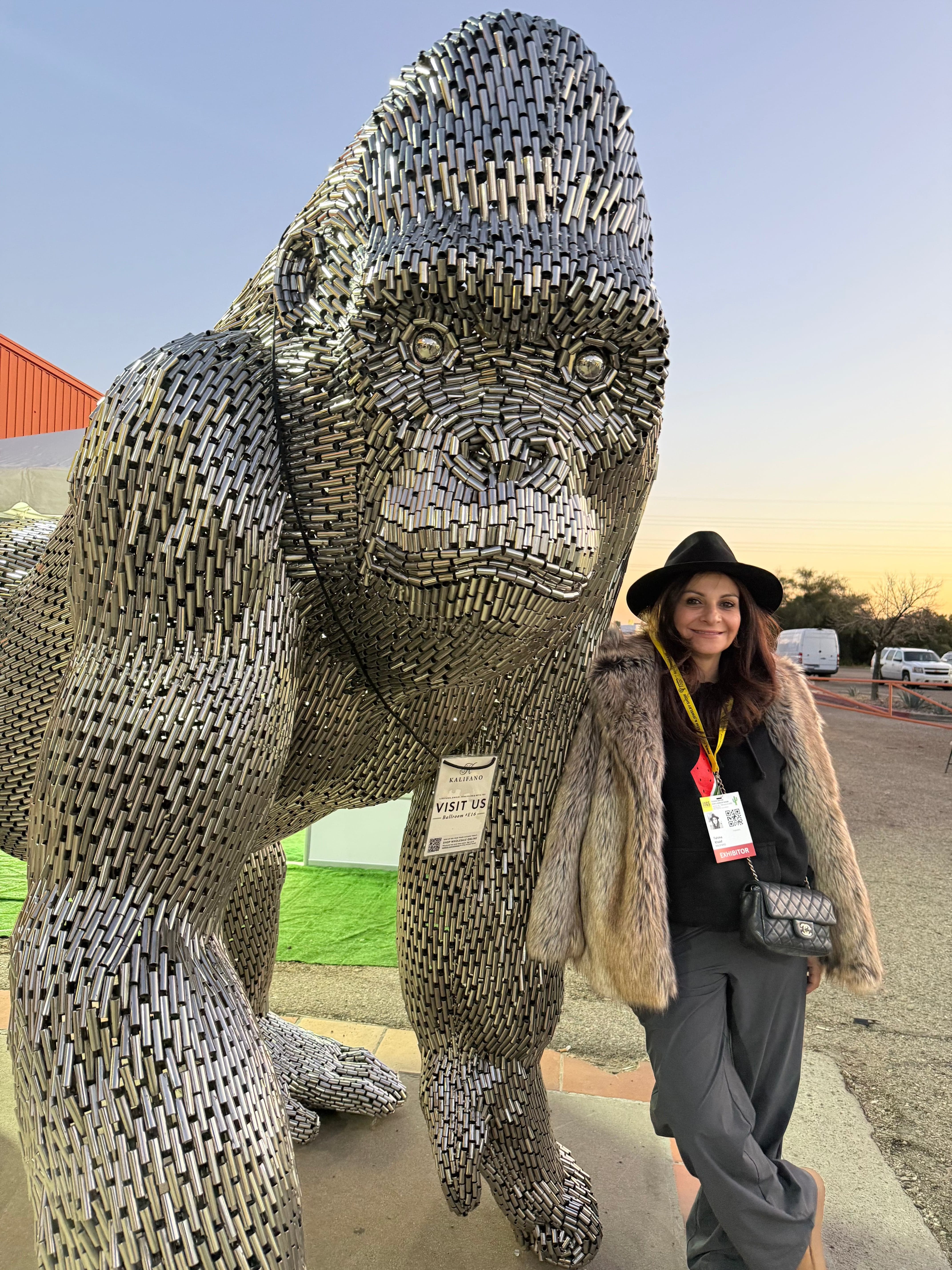 Giant Gorilla Stainless Steel Statue - Outdoor Garden Decor, Home Office Sculpture, Unique Animal Art Gift for Wildlife Lovers