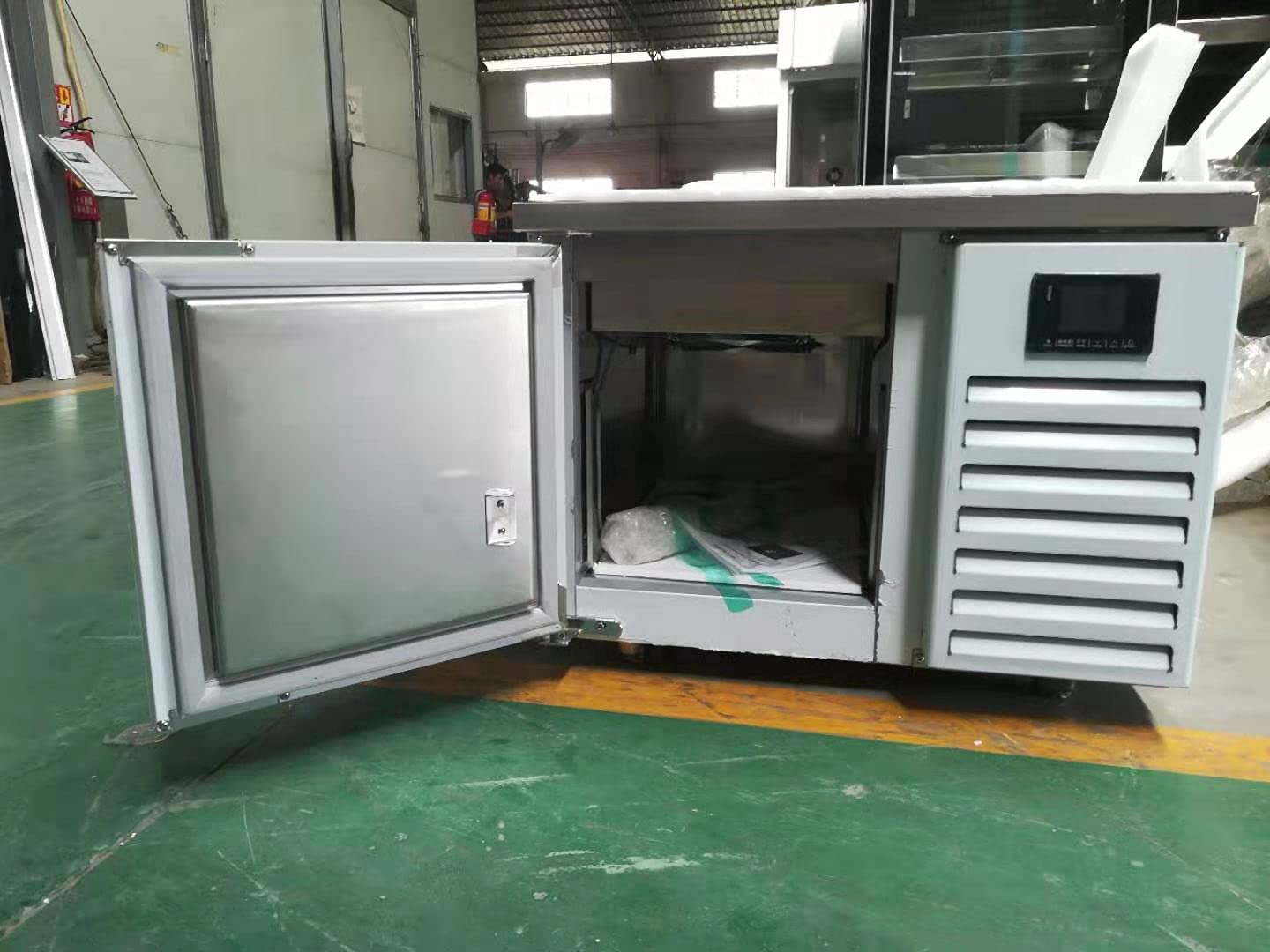 Kolice Commercial 110V 60Hz US 3-Tray Blast Chiller & Freezer for Ice Cream, Chicken, Fish, Desserts - Fast Cooling Chest Freezer for Restaurants, Bakeries & Food Businesses