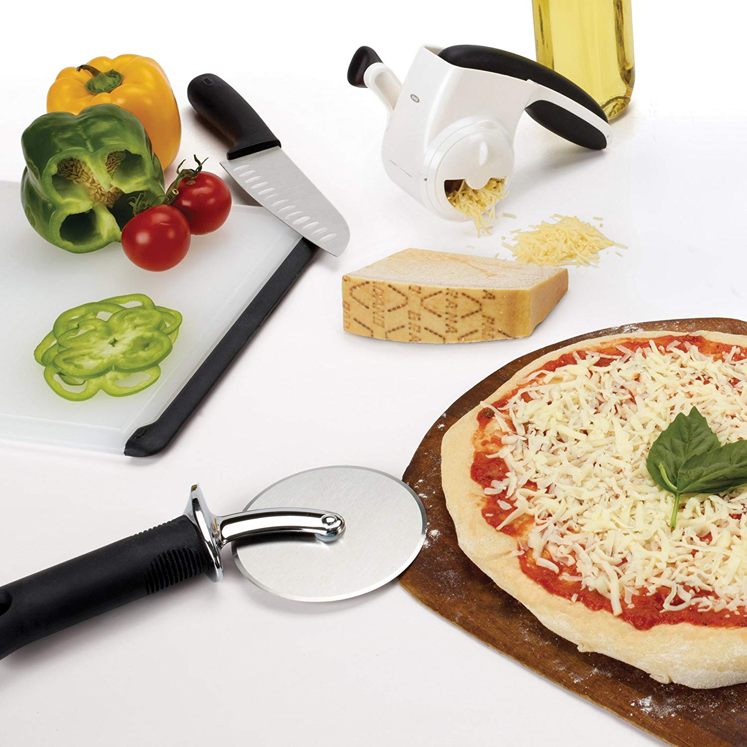 OXO Stainless Steel Pizza Cutter Wheel - Sharp Blade for Slicing Pizza, Pies & Pastries - Perfect for Home Kitchen, Parties & Restaurants