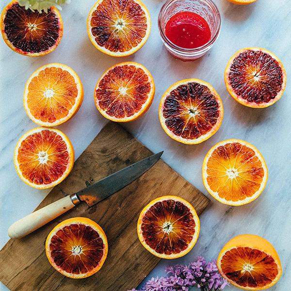 Organic Blood Oranges - Fresh, Juicy & Nutrient-Rich Citrus Fruit for Juicing, Cocktails & Healthy Snacks | Perfect for Smoothies, Salads & Gourmet Recipes