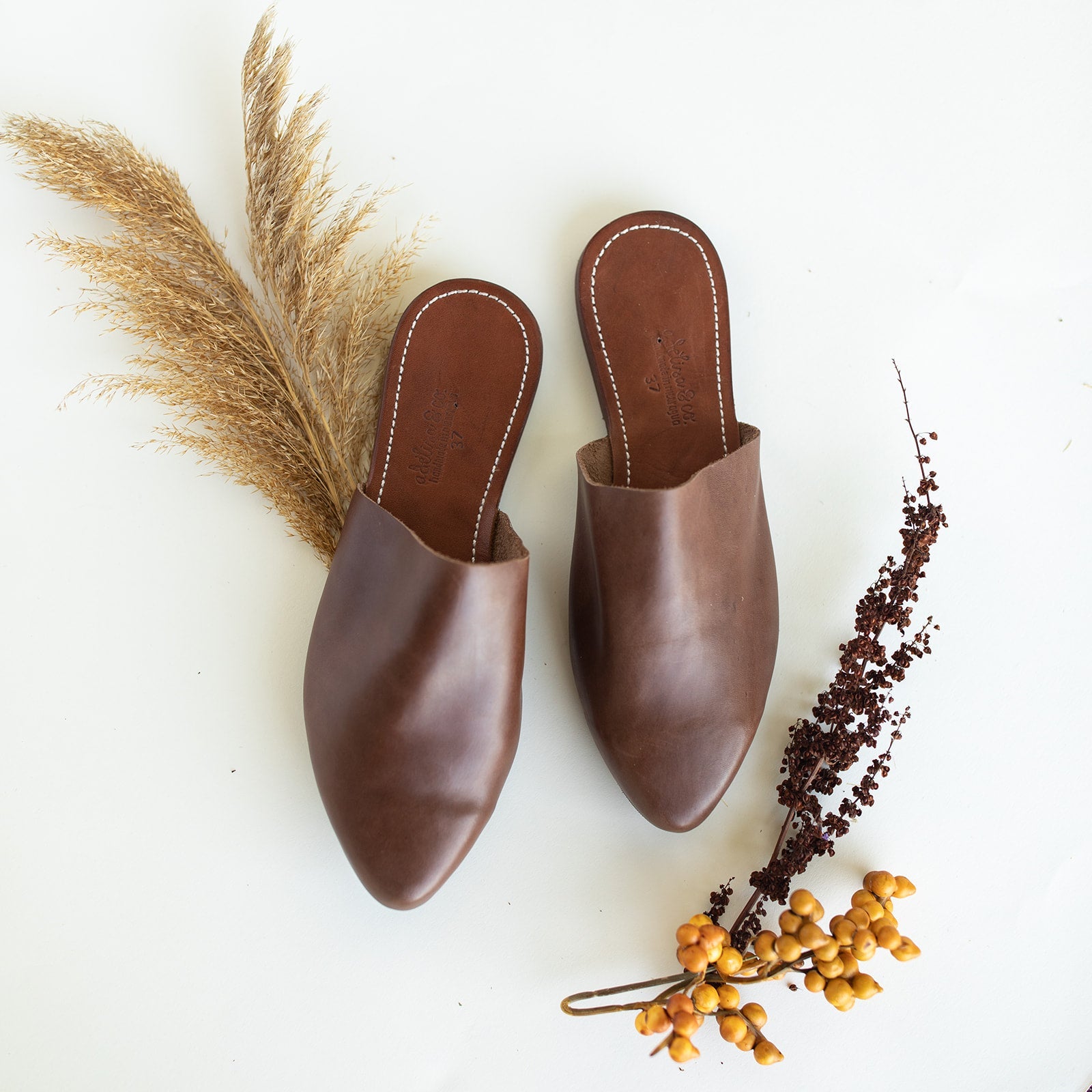 SECONDS Women's Autumn Mule Slippers - Genuine Leather Comfortable House Shoes for Indoor/Outdoor Wear - Perfect for Home, Office & Casual Occasions