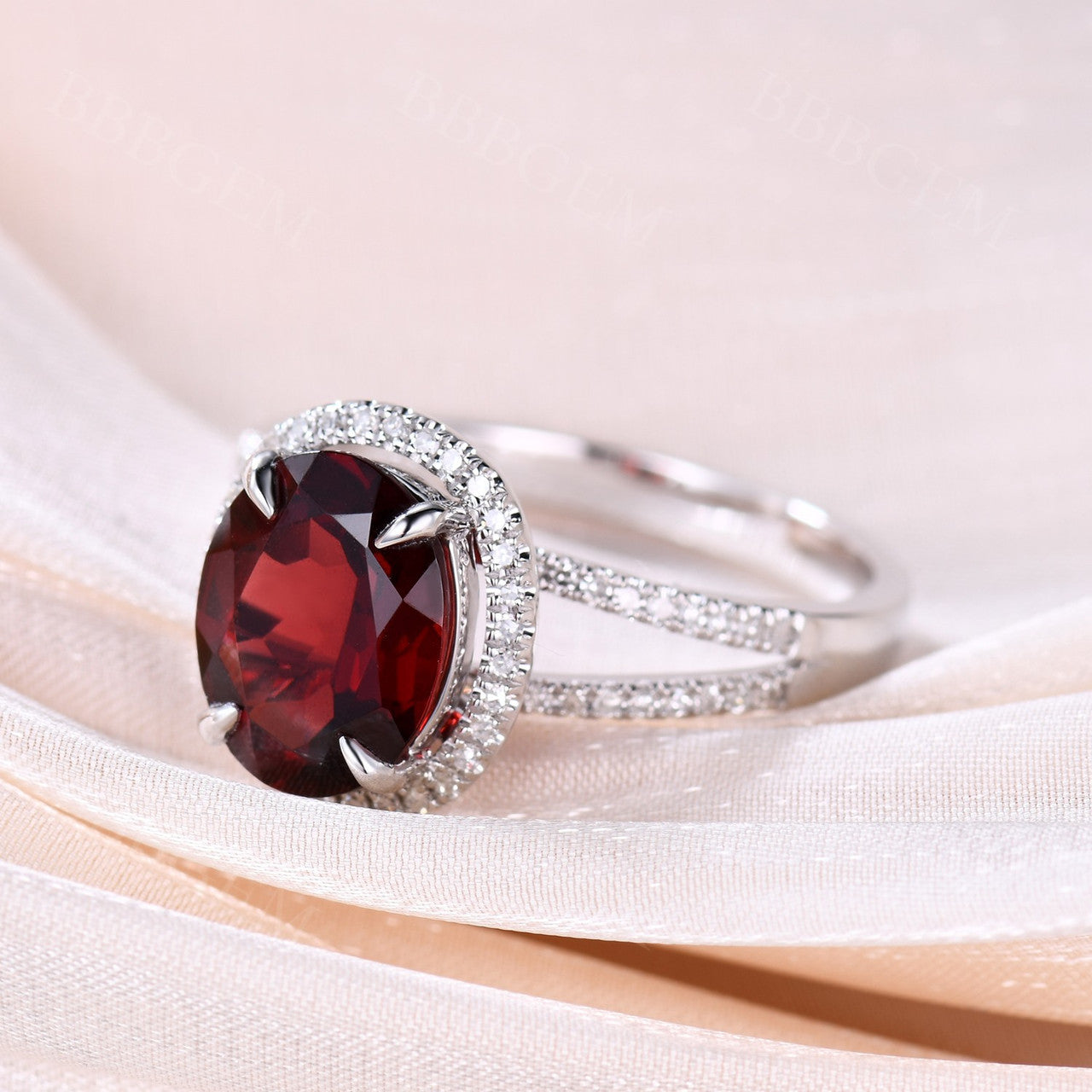 8X10mm Oval Cut Garnet Engagement Ring in White Gold with Diamond Halo & Split Shank Wedding Band - Perfect for Proposals, Anniversaries & Bridal Jewelry