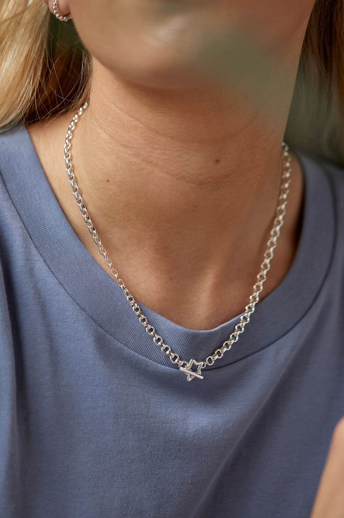 Star T Bar Link Chain Necklace for Women - 18K Gold Plated Stainless Steel Layering Necklace - Perfect for Everyday Wear, Gift Giving & Special Occasions