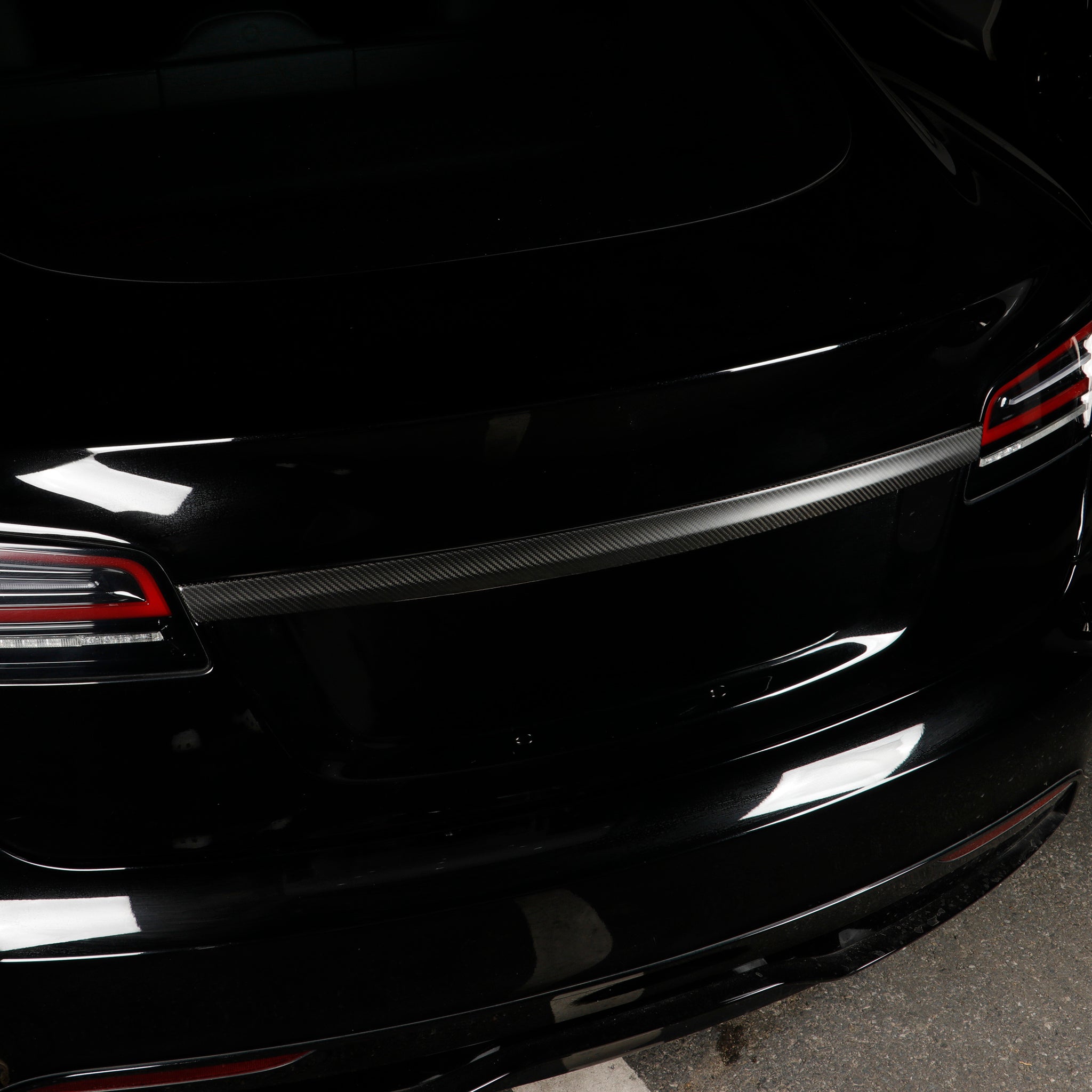 Premium Real Carbon Fiber Tailgate Trim Cover for Tesla Model S 2021-2025 | Durable & Stylish Exterior Upgrade | Perfect for Car Enthusiasts & Customization