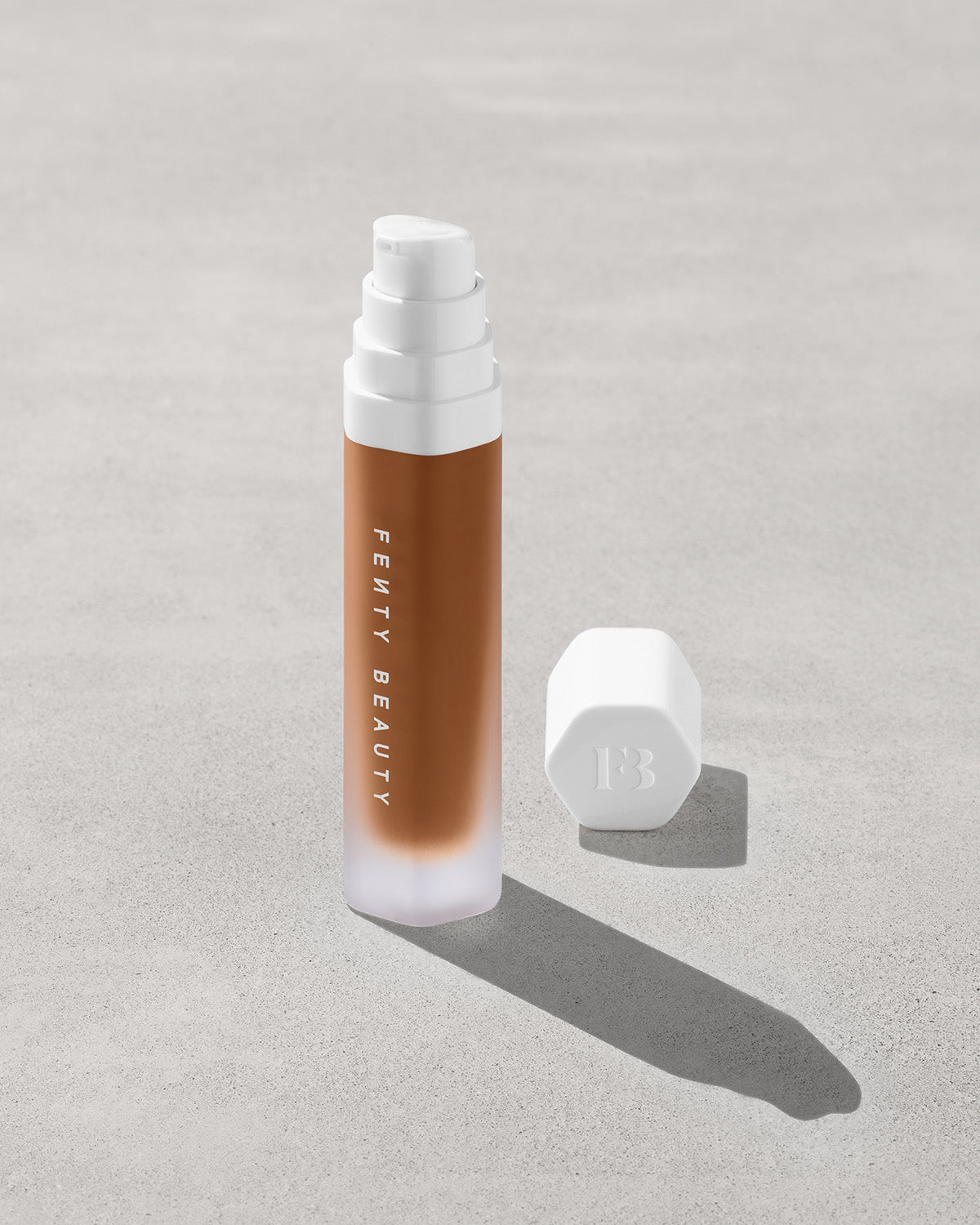 Soft'lit Naturally Luminous Longwear Foundation - 450 | Oil-Free, Full Coverage Liquid Makeup for Flawless Skin | Perfect for Daily Wear & Special Occasions