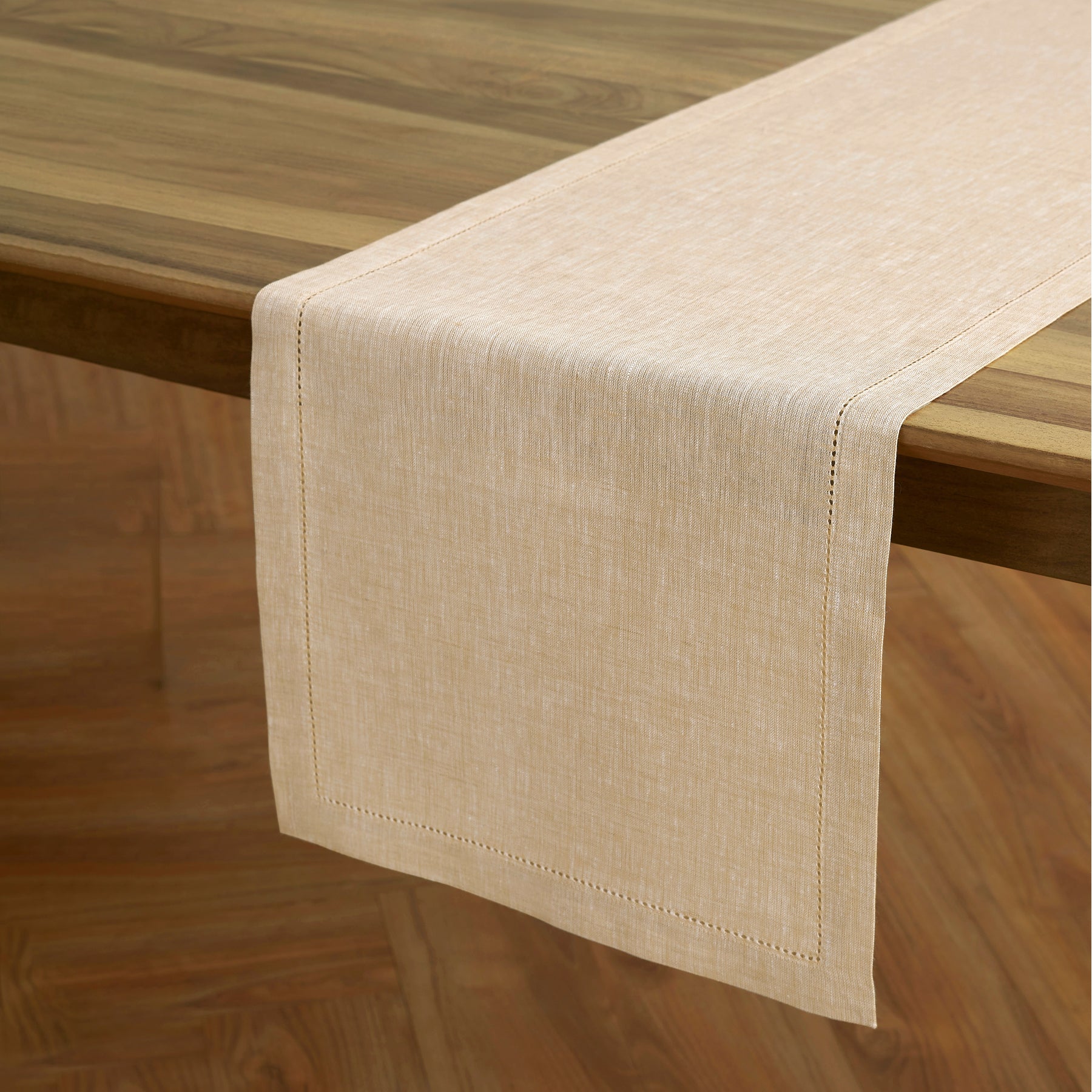 Elegant Milan Table Runner for Dining Room Decor - Perfect for Weddings, Parties, and Holiday Tablescapes