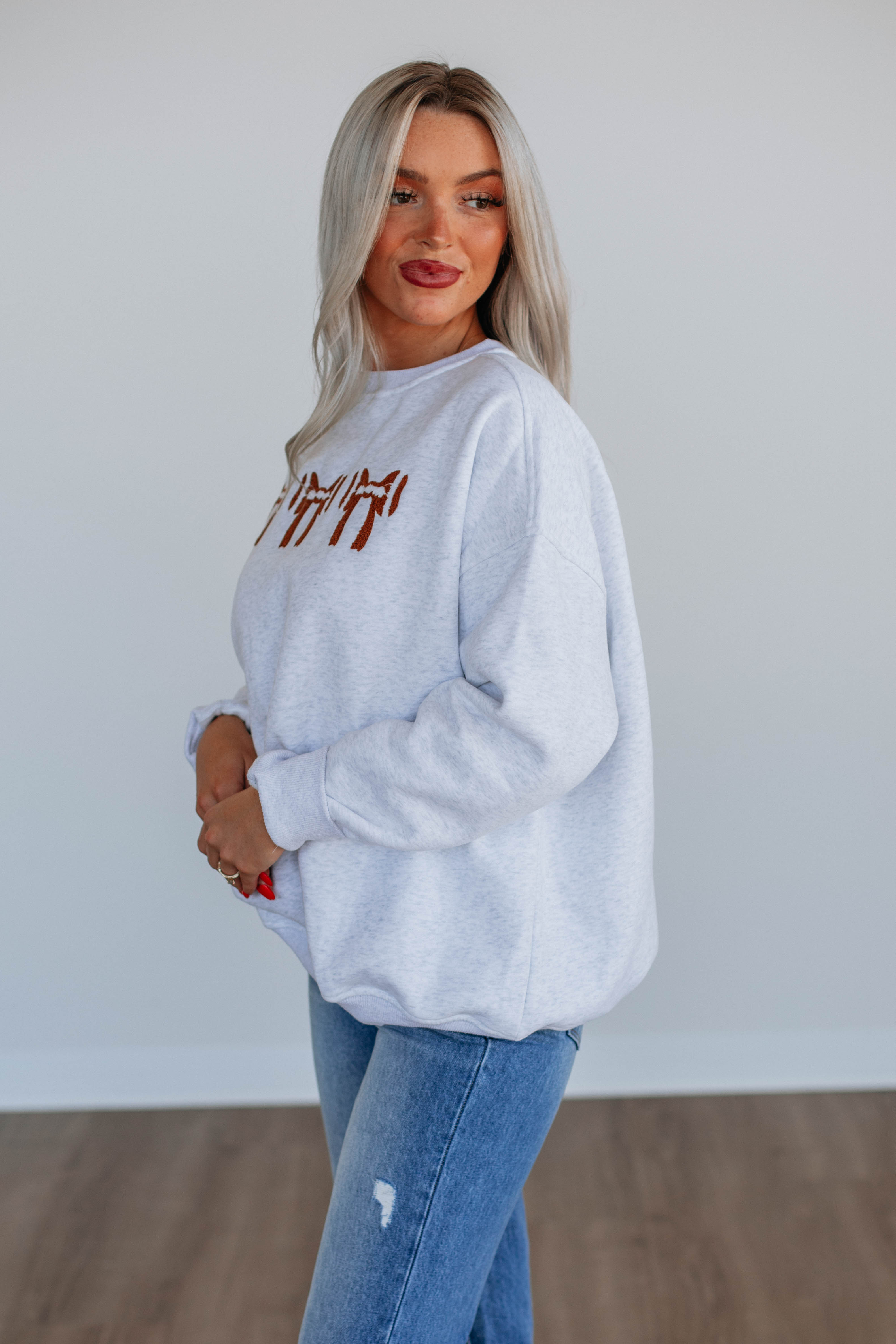 Out Of Your League Crewneck Sweatshirt - Trendy Oversized Pullover for Women & Men - Perfect for Casual Wear, Street Style & Loungewear