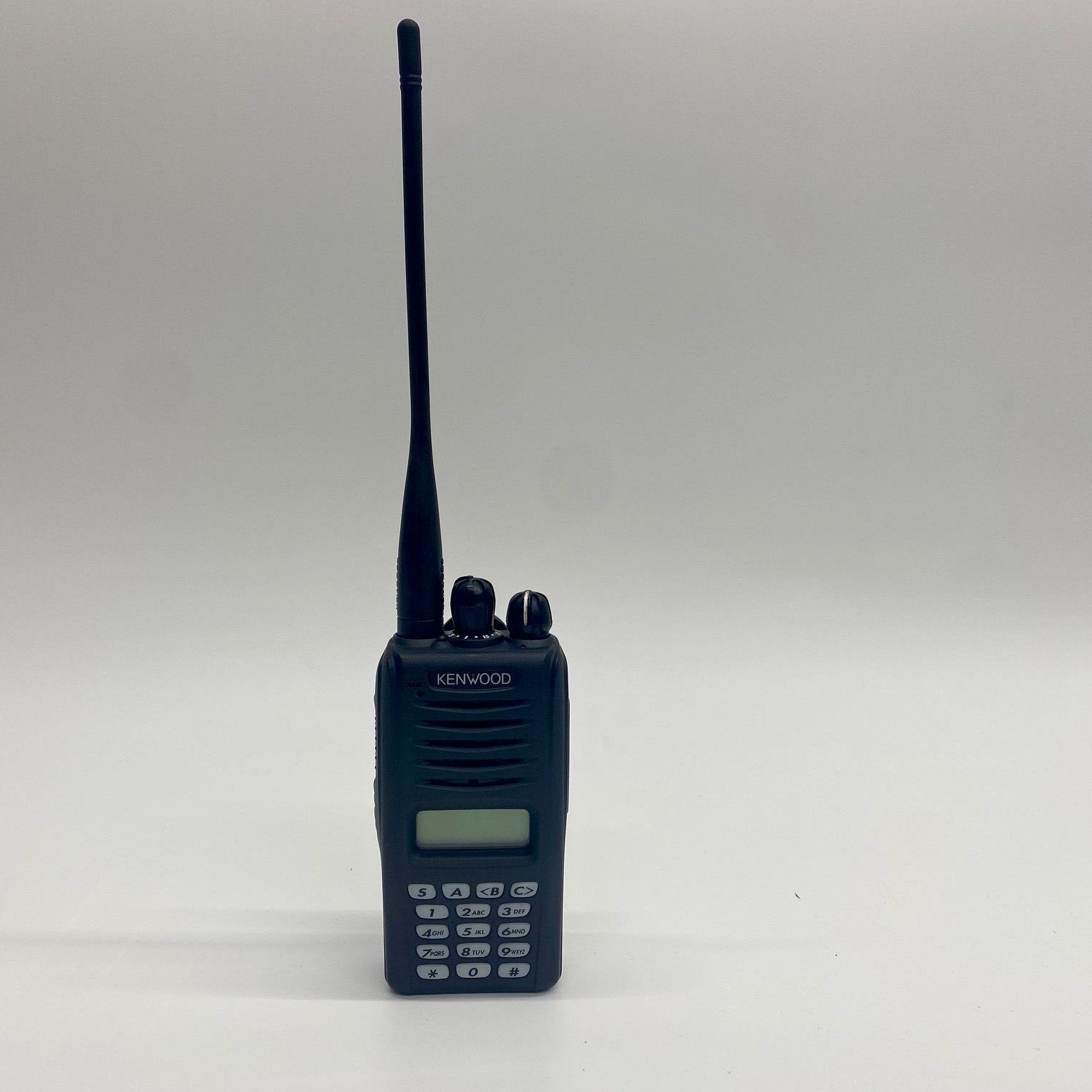 Kenwood NX-420K3 800MHz DMR Digital Portable Two-Way Radio - Long Range Communication for Security, Construction & Outdoor Adventures