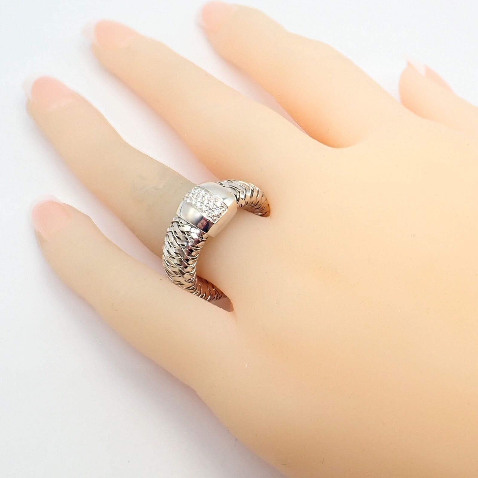 Authentic Roberto Coin Primavera 18K White Gold Diamond Flexible 10mm Ring - Elegant Jewelry for Weddings, Anniversaries & Special Occasions