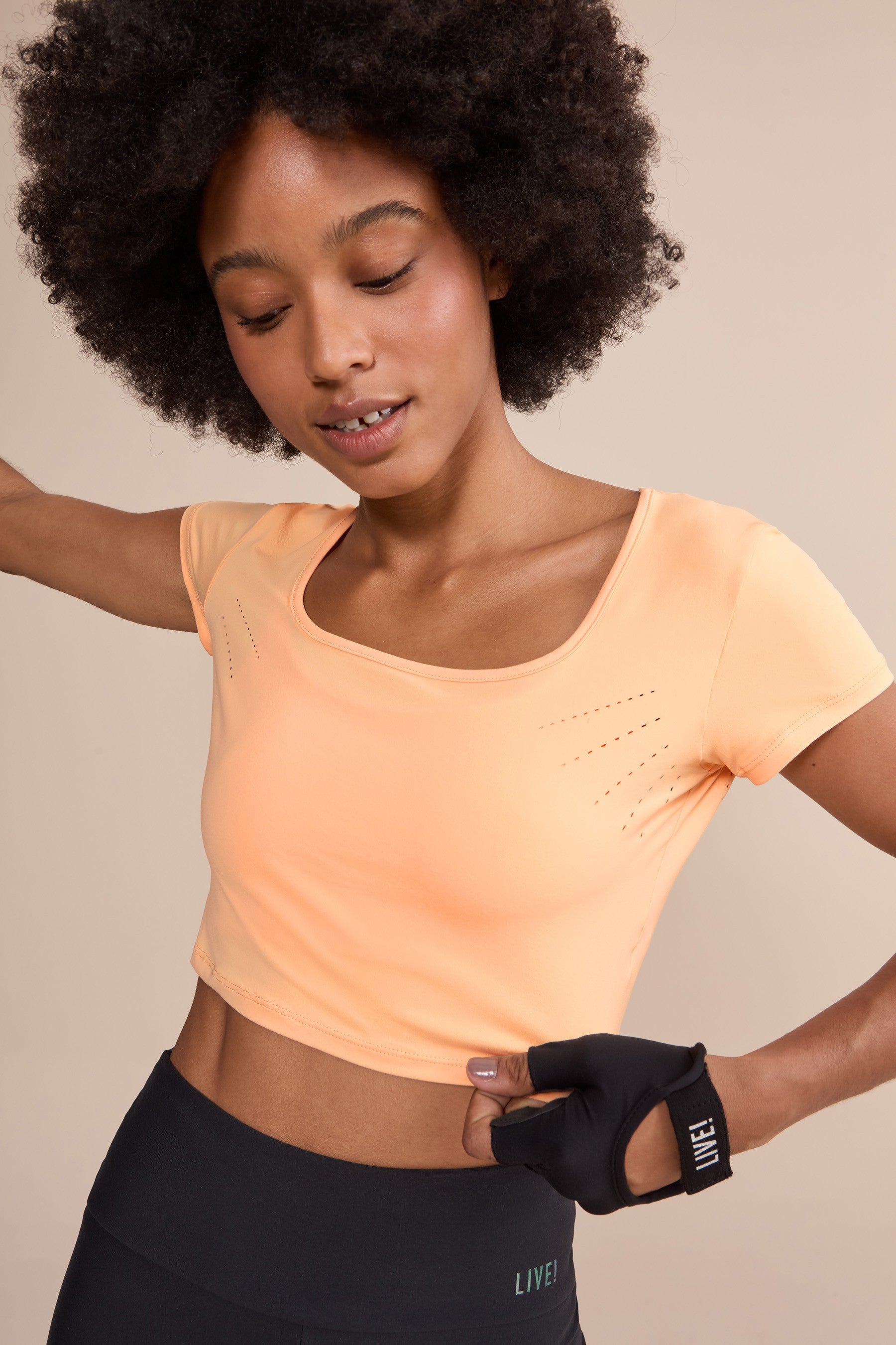 Trendy Broad Laser Cropped Top for Women - Fashionable Streetwear & Summer Outfits - Perfect for Concerts, Beach Days & Casual Wear