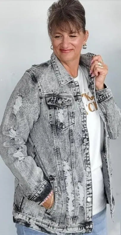 Stylish Dark Denim Jacket for Men & Women | Trendy Vintage Denim Outerwear | Perfect for Casual Outfits, Date Nights & Fall Layering