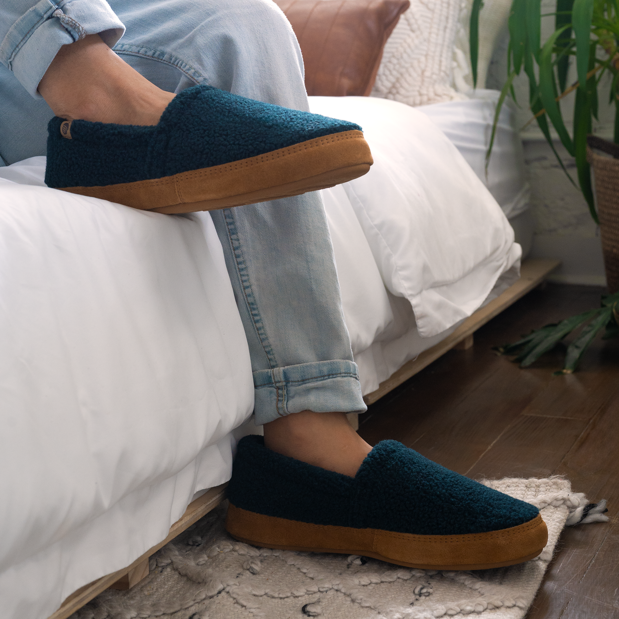 Men's Classic Moccasin Slippers - Soft Indoor/Outdoor House Shoes for Comfort & Style - Perfect for Home, Travel & Relaxation