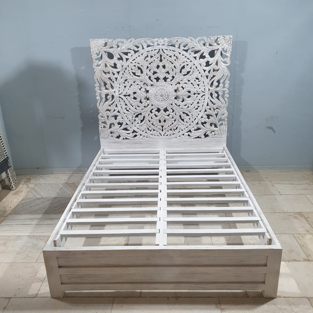 Hand Carved Indian Solid Wood Sahara Queen Size Bed Frame - Elegant White Finish for Bedroom Decor & Master Suite Furniture