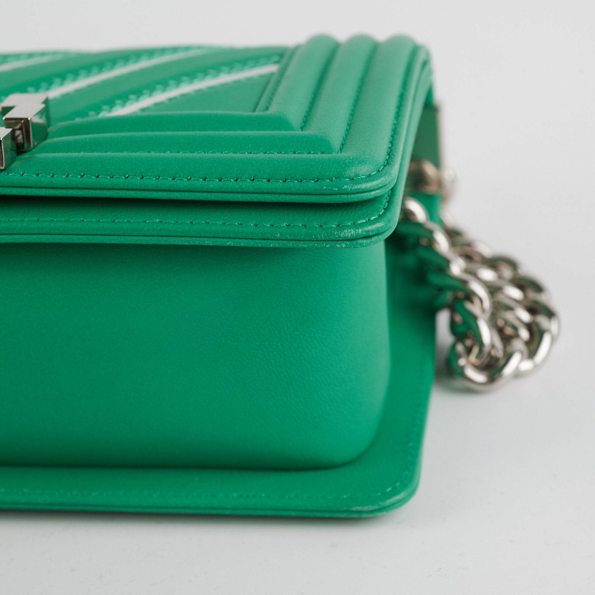 Chanel Chevron Boy Small Green Leather Bag with Holographic PVC Trim - Luxury Crossbody Purse for Women, Perfect for Evening Parties & Special Occasions