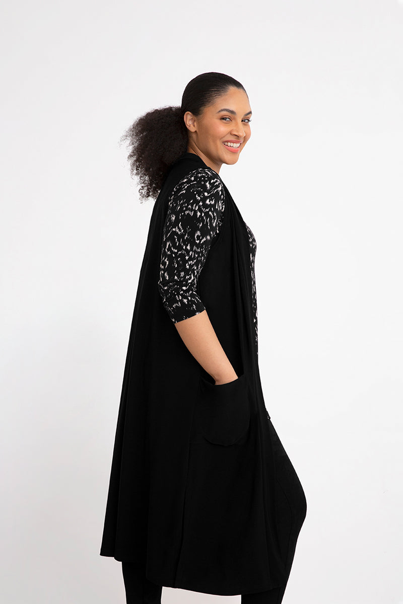 Essential Vest Long | Black - Stylish & Comfortable Layering for Outdoor Activities & Casual Wear