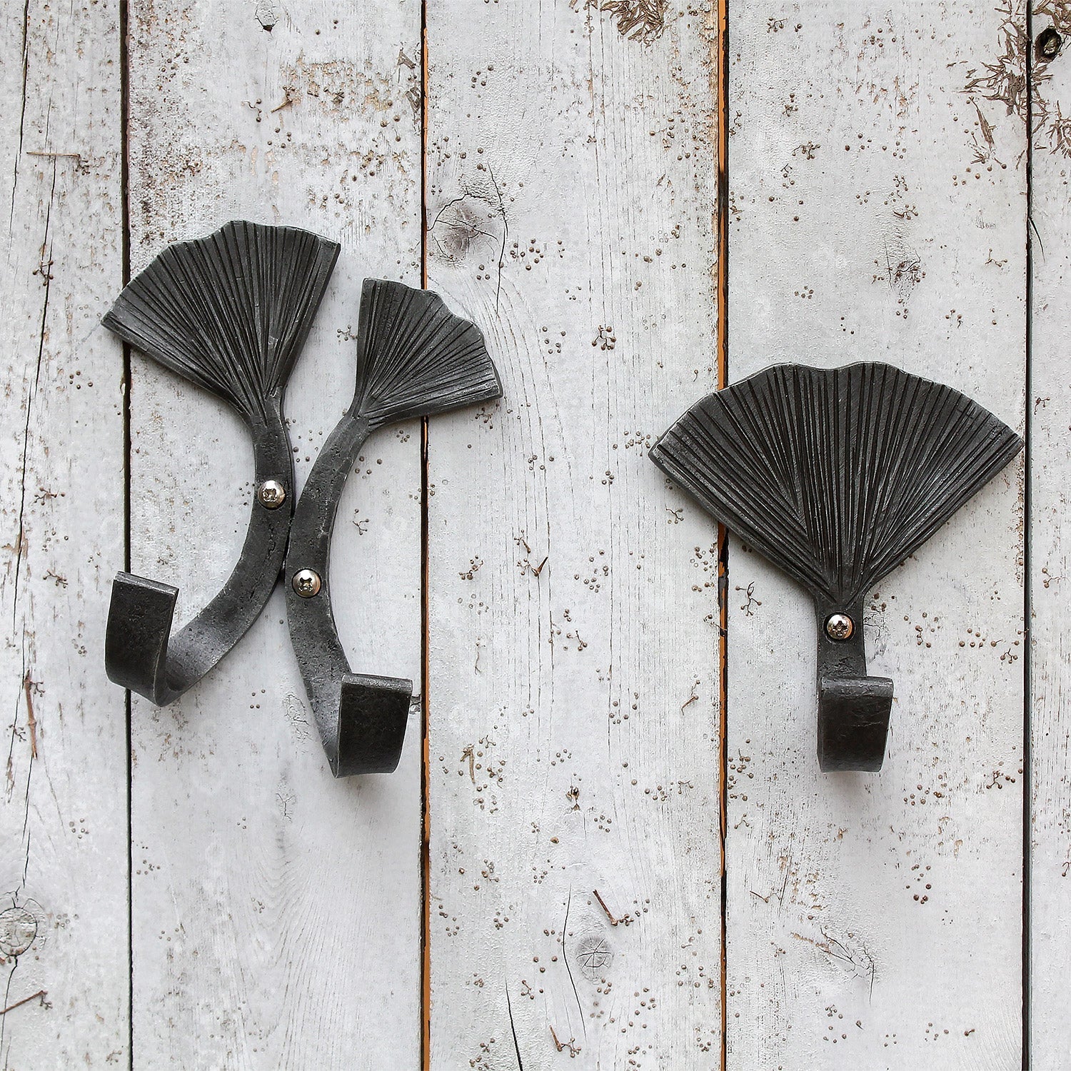 Double Ginkgo Leaf Hook - Vintage Style Wall Hooks for Coats, Hats & Keys - Perfect for Entryway, Bedroom & Bathroom Organization