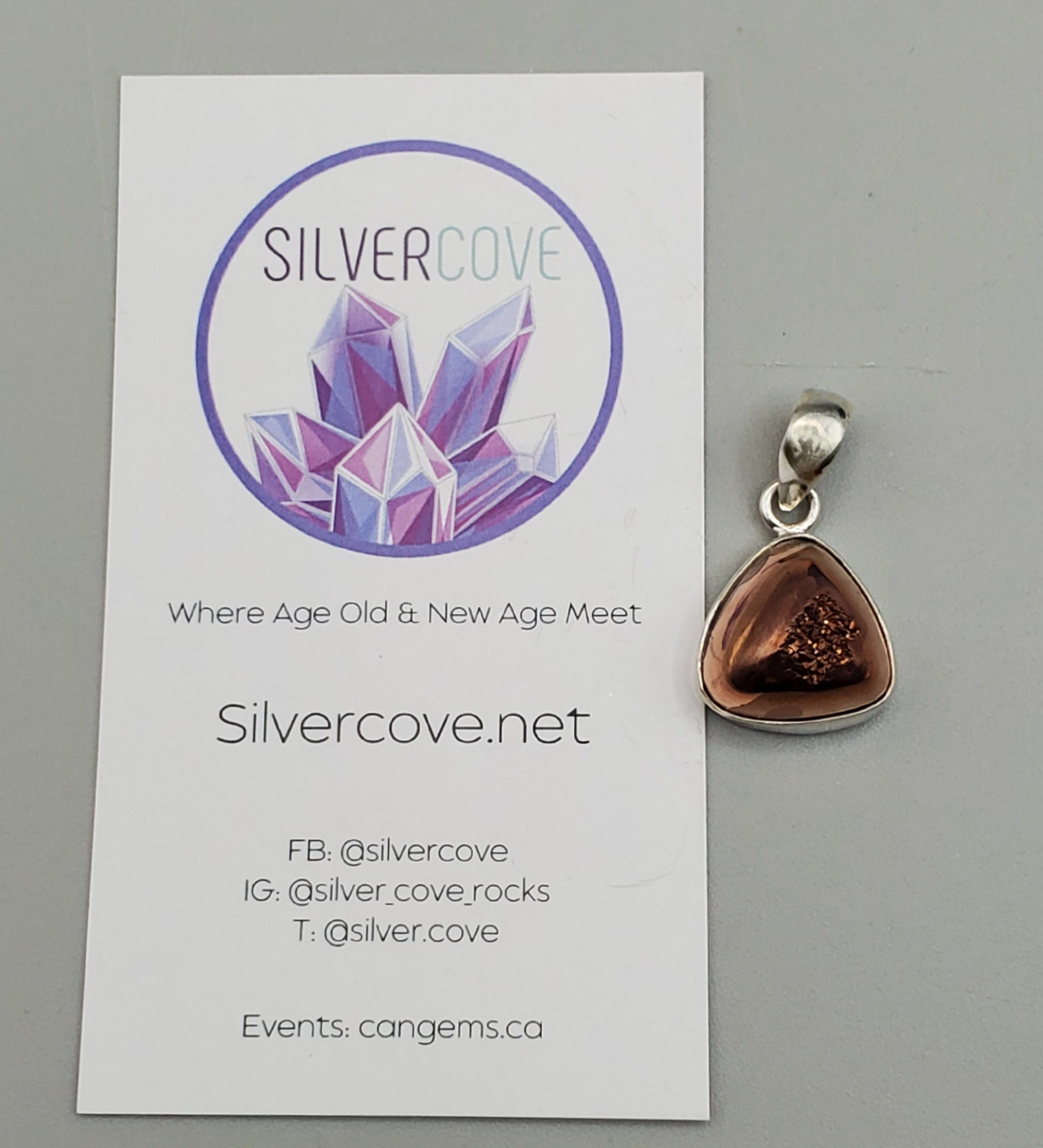 Aura Druzy Pendant Necklace - Natural Stone Crystal Jewelry for Women - Perfect for Everyday Wear, Gift Giving & Spiritual Healing