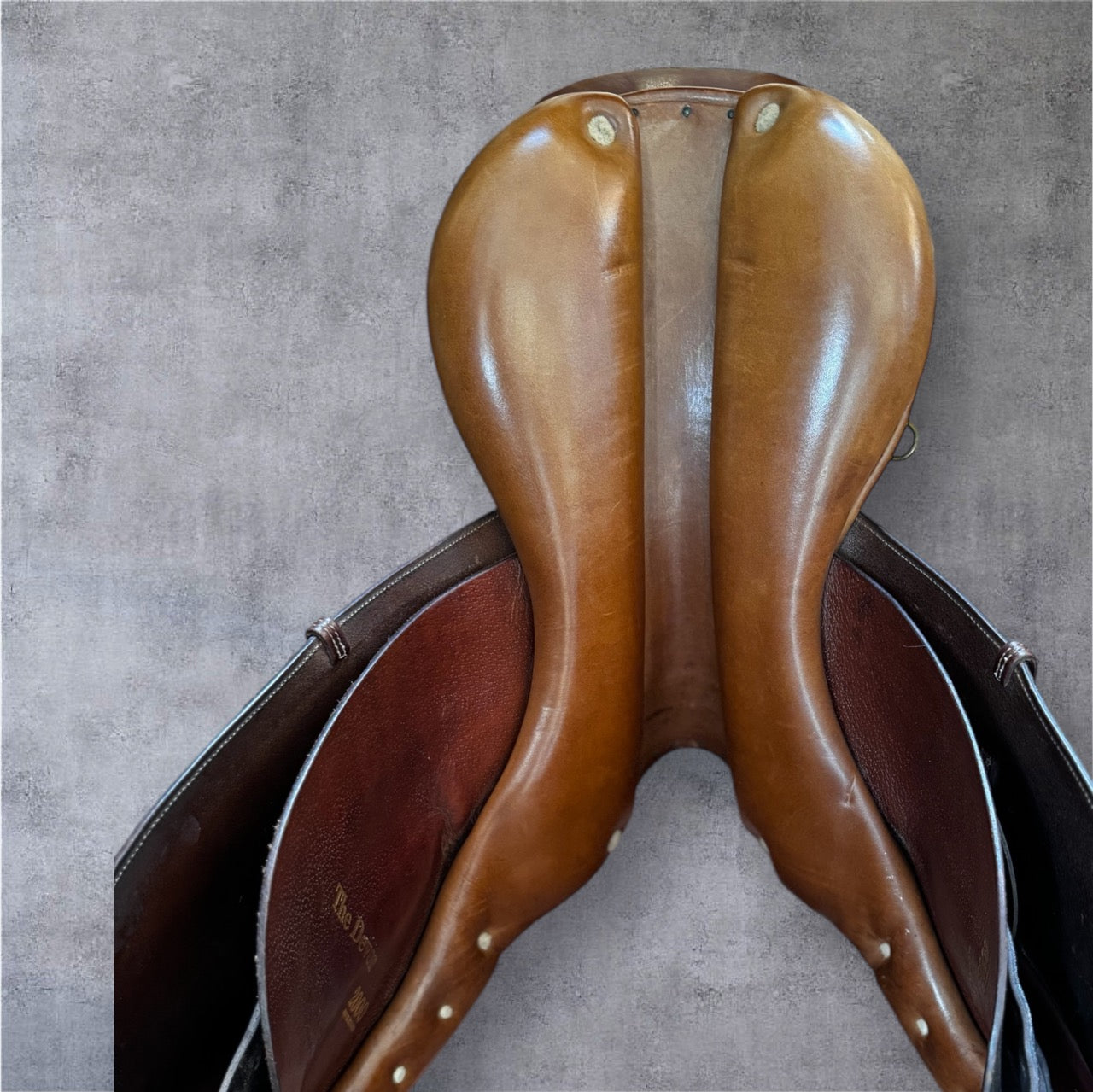 Beval Devon Close Contact Consignment Saddle - Size 17.5 Long Flap | English & Western Riding, Jumping, Dressage | Perfect for Equestrian Training & Horse Shows