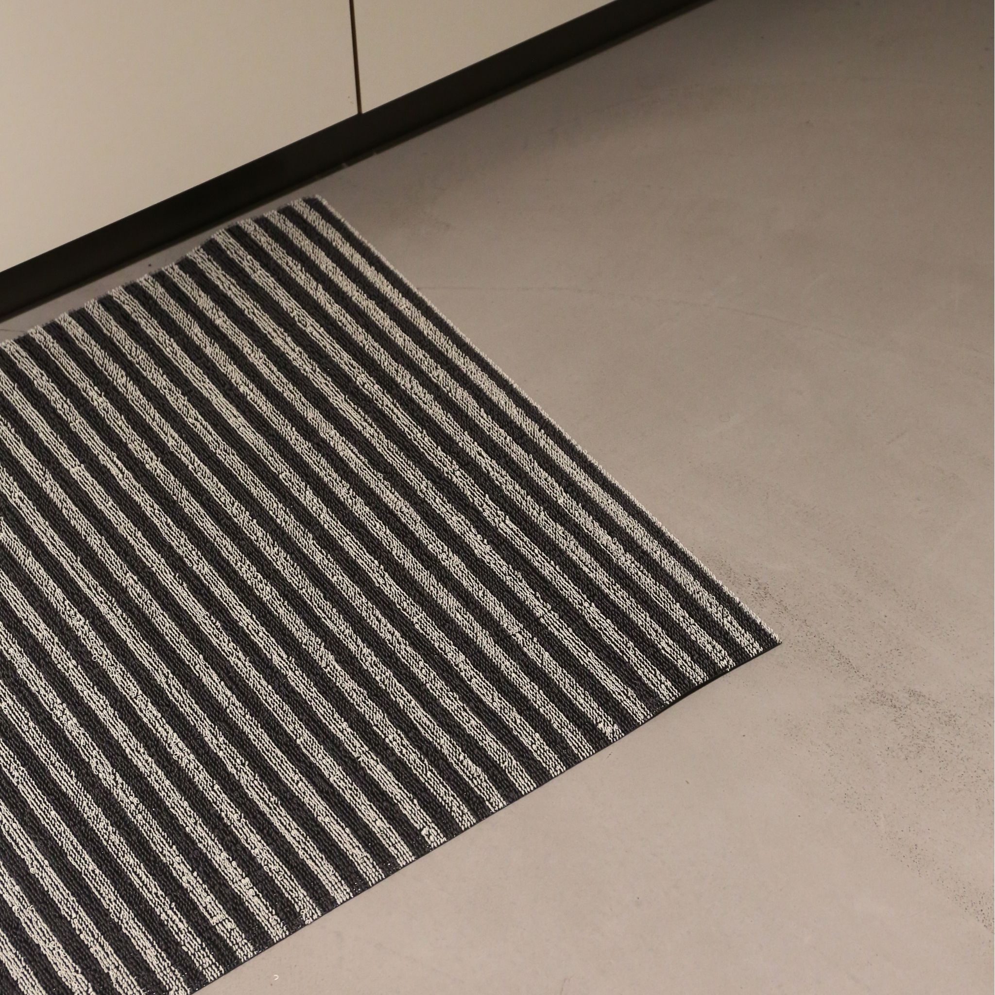 CHILEWICH Utility Door Mat - Shag In Out Mat for Indoor/Outdoor Use, Breton Stripe/Gravel Design, 61x91cm - Perfect for Entryway, Patio, and Mudroom Protection