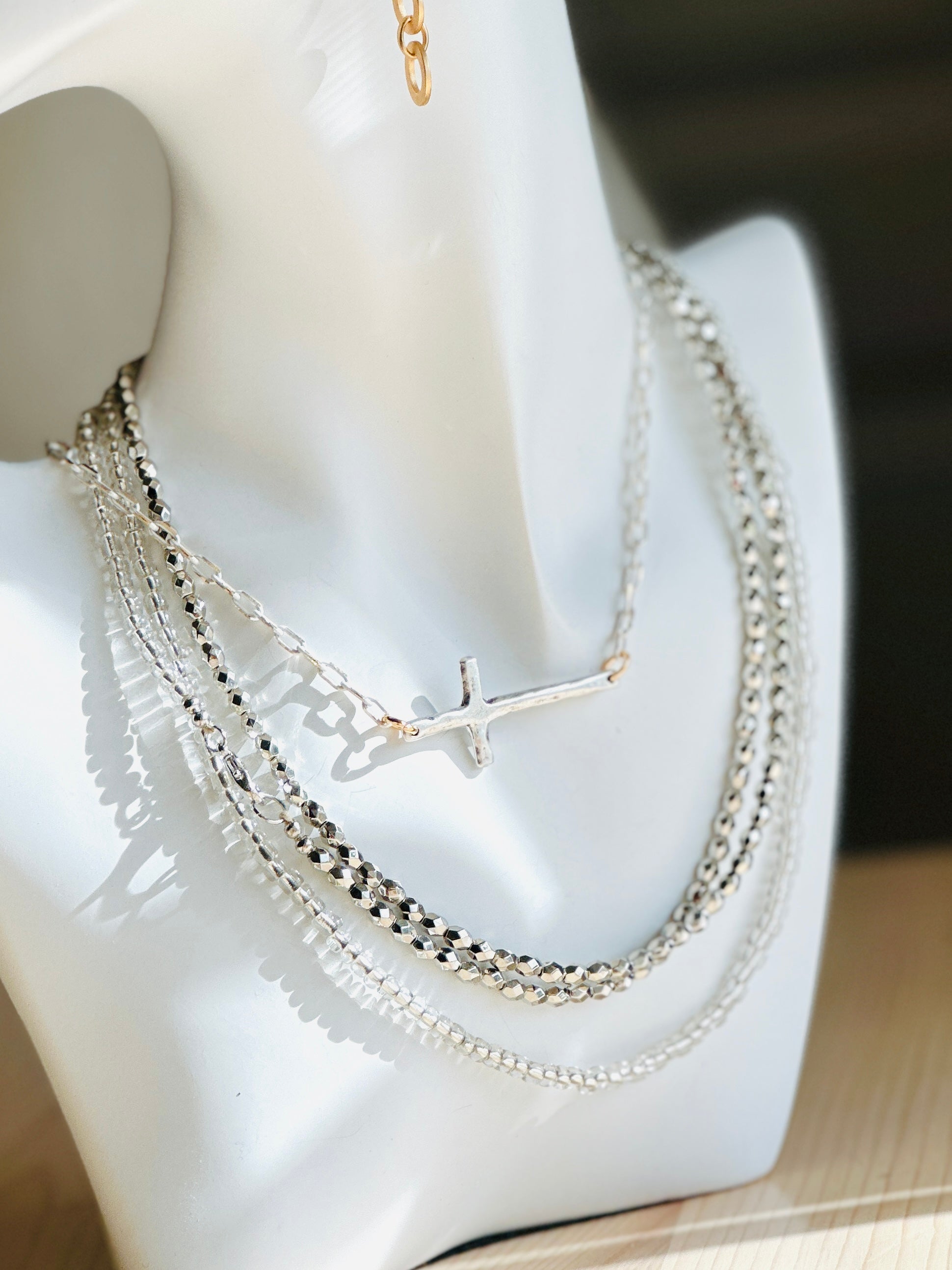 Elegant Esther Choker Necklace for Women - Vintage Pearl & Rhinestone Collar Jewelry - Perfect for Weddings, Parties & Special Occasions