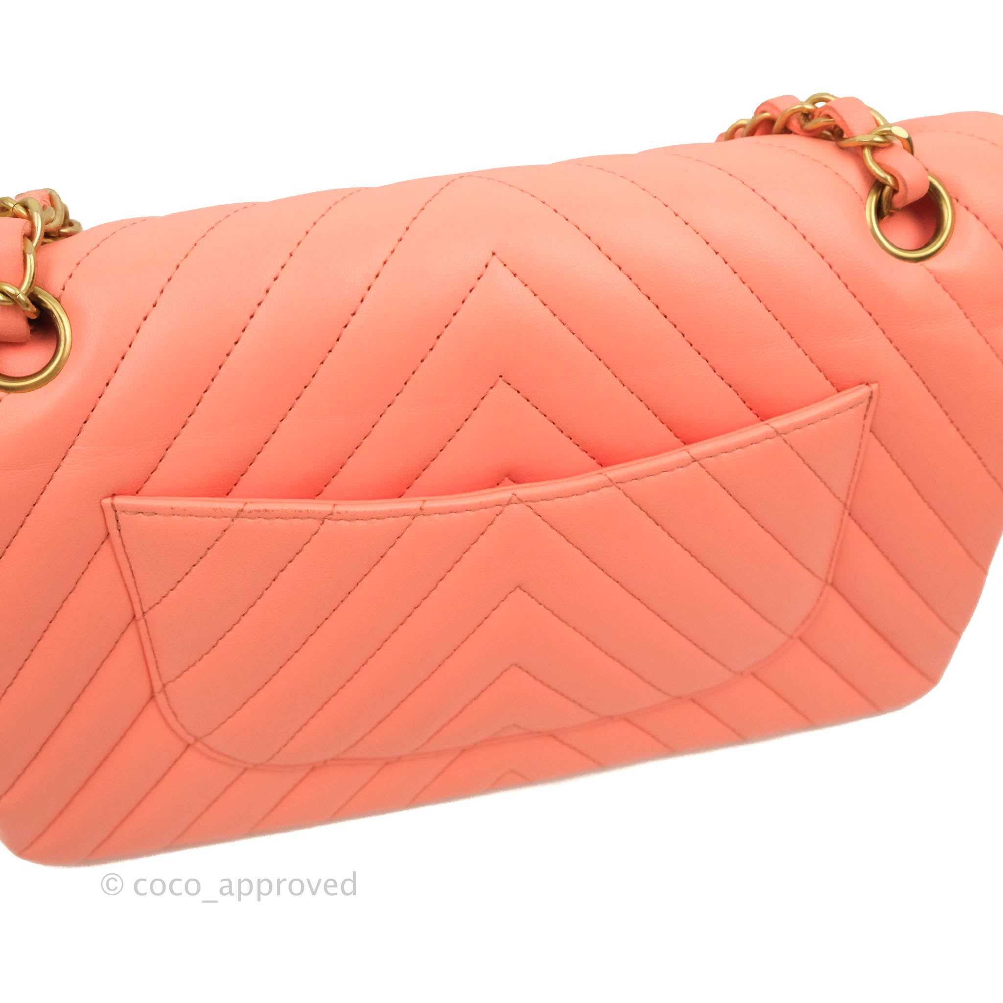 Chanel Classic M/L Medium Chevron Double Flap Bag in Coral Pink Lambskin with Aged Gold Hardware - Luxury Shoulder Bag for Women, Perfect for Parties, Weddings & Special Occasions