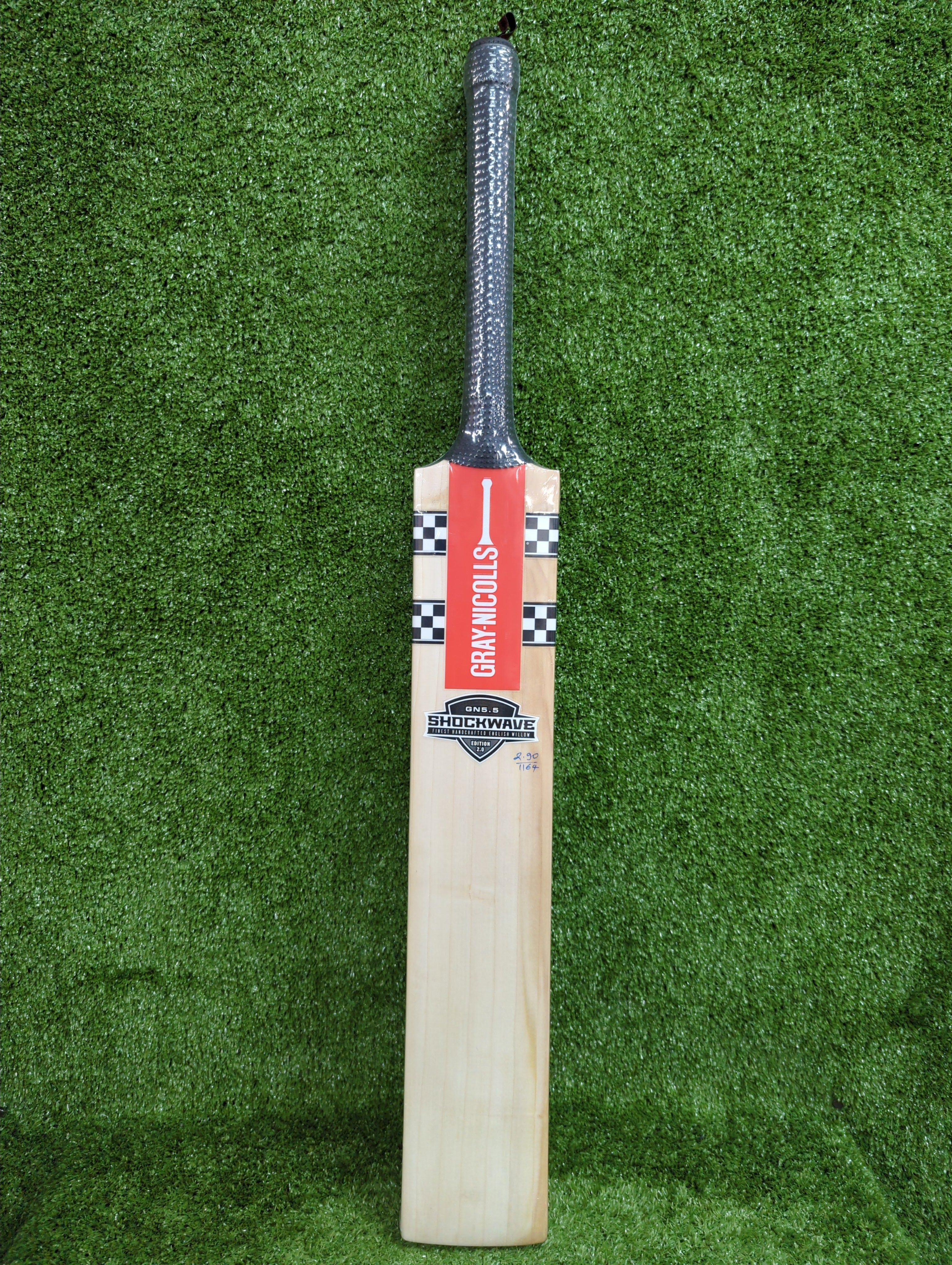 Gray Nicolls Shockwave 5.5 English Willow Cricket Bat - Premium Performance for Professional & Club Players - Perfect for Matches, Training & Competitive Play