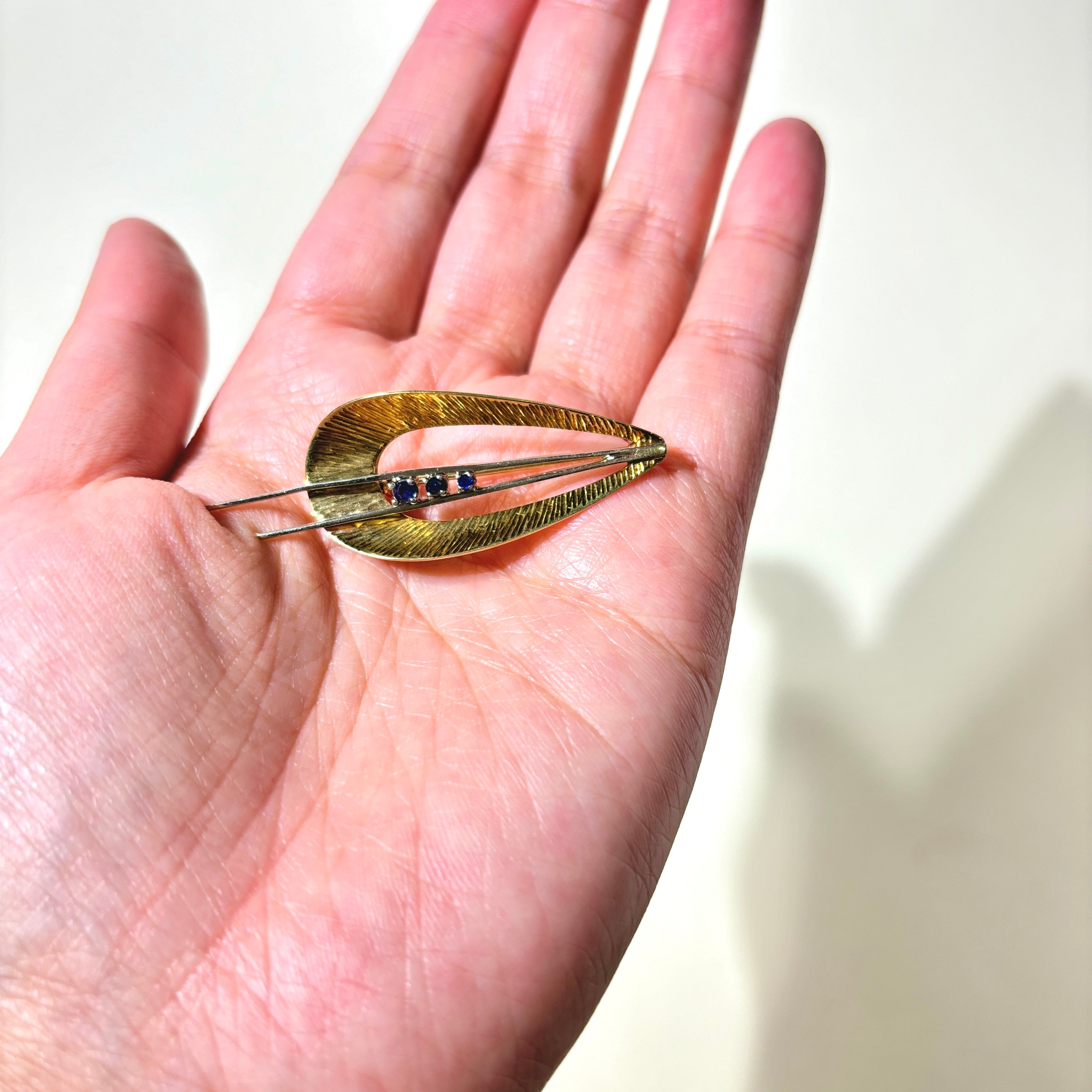 14K Two Tone Gold Blue Sapphire Abstract Brooch | 0.12ctw Natural Gemstone | Elegant Vintage Jewelry for Women | Perfect for Weddings, Parties & Special Occasions