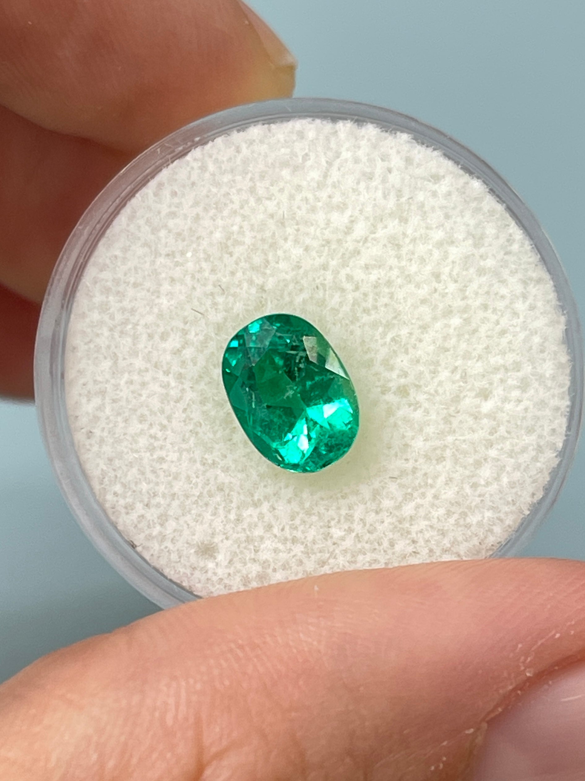 1.55 Carat AAA 9x6 Bluish Green Natural Loose Colombian Emerald Oval Cut Gemstone for Jewelry Making, Engagement Rings & Luxury Gifts