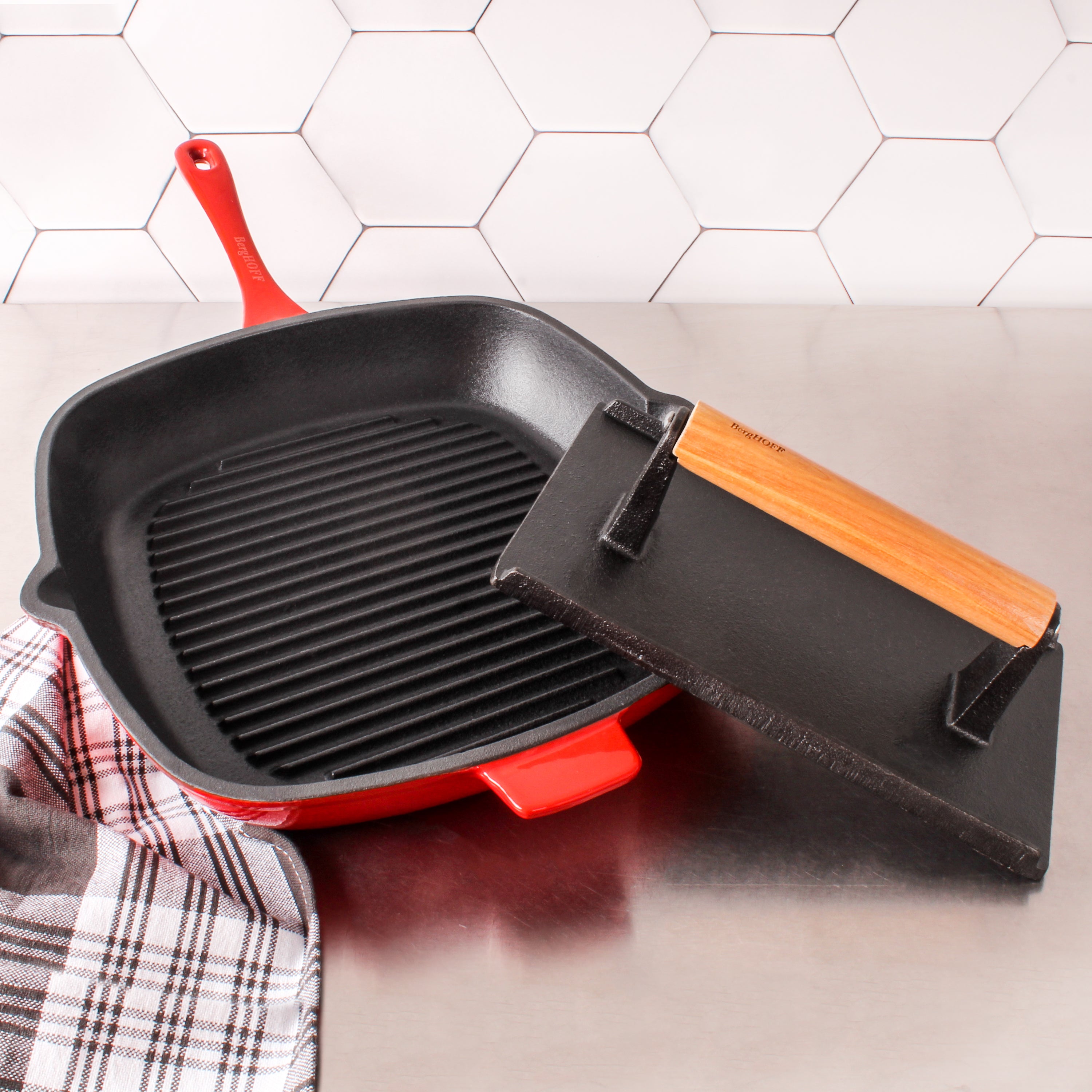 BergHOFF Neo 2-Piece Cast Iron Grill Pan Set with Steak Press - 11 Inch Non-Stick Griddle Pan for Stovetop & Oven Use, Red - Perfect for Grilling Steaks, Burgers & Vegetables Indoor/Outdoor