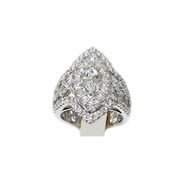 18K White Gold Diamond Ring for Women - Elegant Solitaire Engagement & Wedding Band - Perfect for Proposals, Anniversaries, and Special Occasions